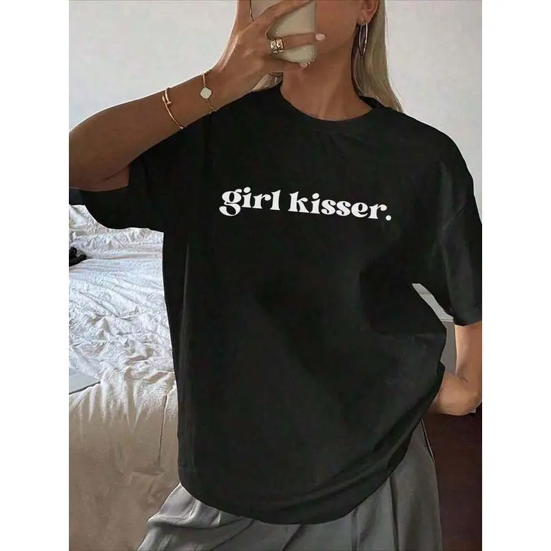 Lesbian Girl Kisser T-Shirt, Pride LGBTQ Sweatshirt, Retro Pansexual Shirt, Lesbian Girl Gift, Bisexual Woman Tee, Support Fit-Unisex Loose - Fit Comfortable Vintage Street - Style Cotton T - Shirt Topideal Para Amigos.