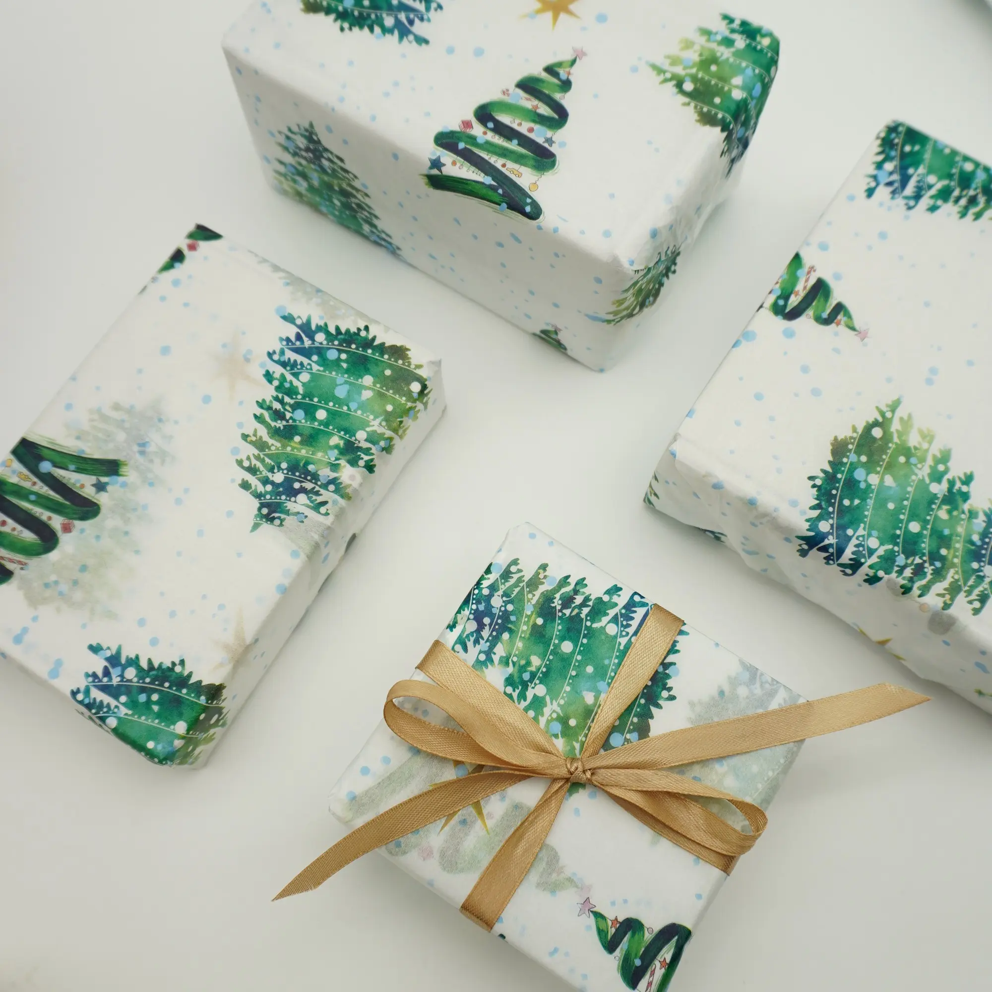 Colorful Christmas Tree Pattern Gift Packaging Thin Paper, Bouquet Supplies, Gift Packaging Tissue, Flower Packaging Paper, Suitable for Decoration at Thanksgiving, Christmas, Birthday Parties, Any Occasion