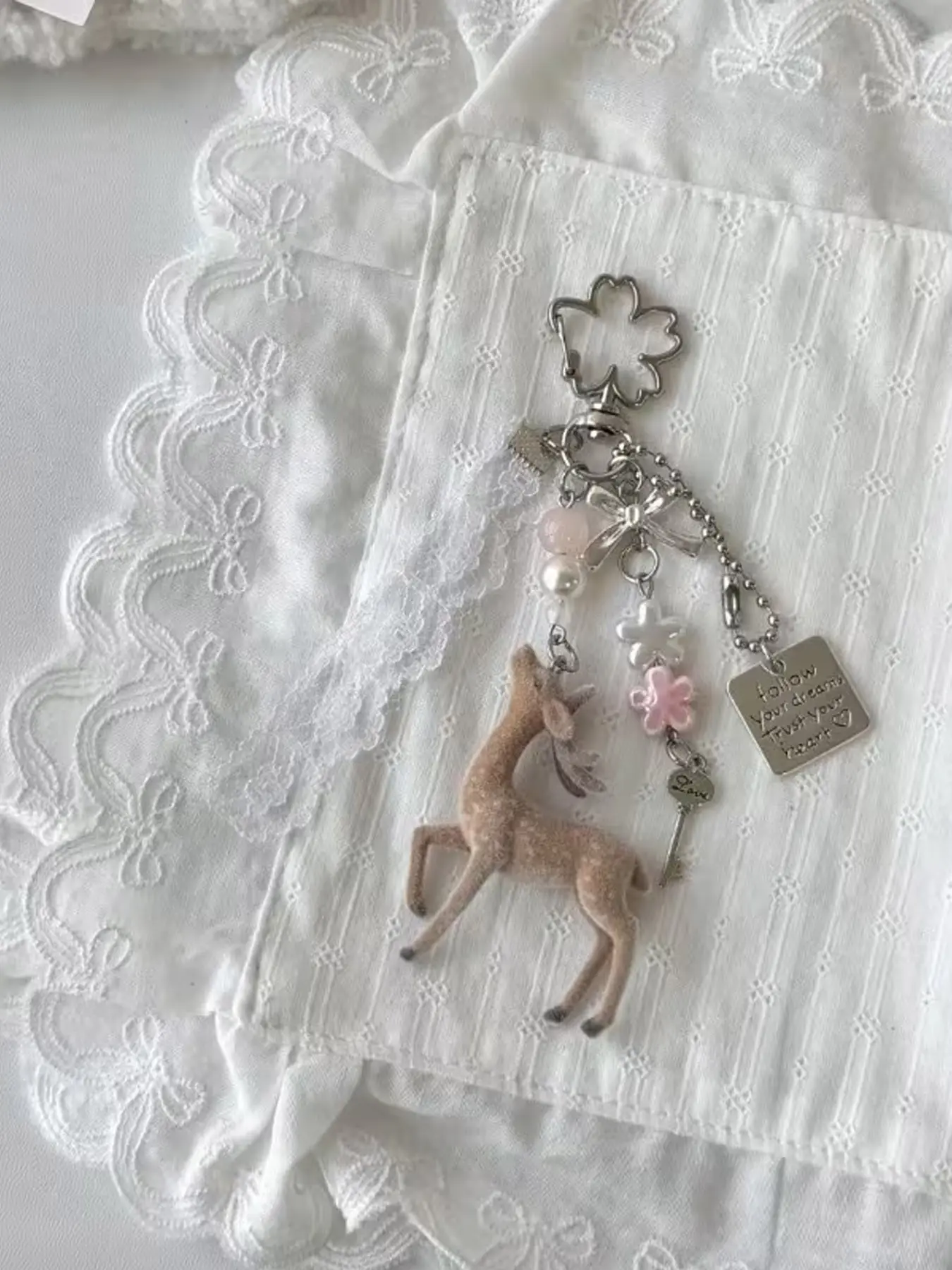 Christmas Bag Ornament, Lace With Deer Shaped Pendant Keychain, Flower Bead, Cute Deer Pendant, Exquisite And Versatile Portable Accessory, Couple Gift, Bag Decoration Pendant, Christmas Gift, Women's Gift, Holiday Surprise Gift.