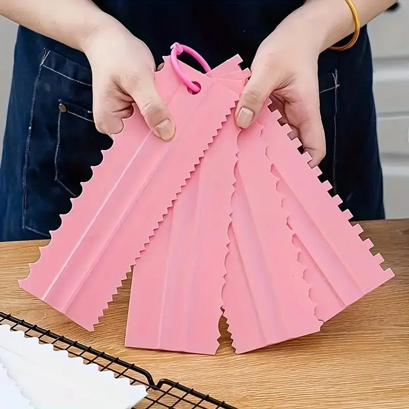Set of 4 Cake Scrapers with 8 Patterns, Large Plastic Cream Decorating Kit, DIY Food Grade Tools for Cake Decoration, Pastry Decorating Tools