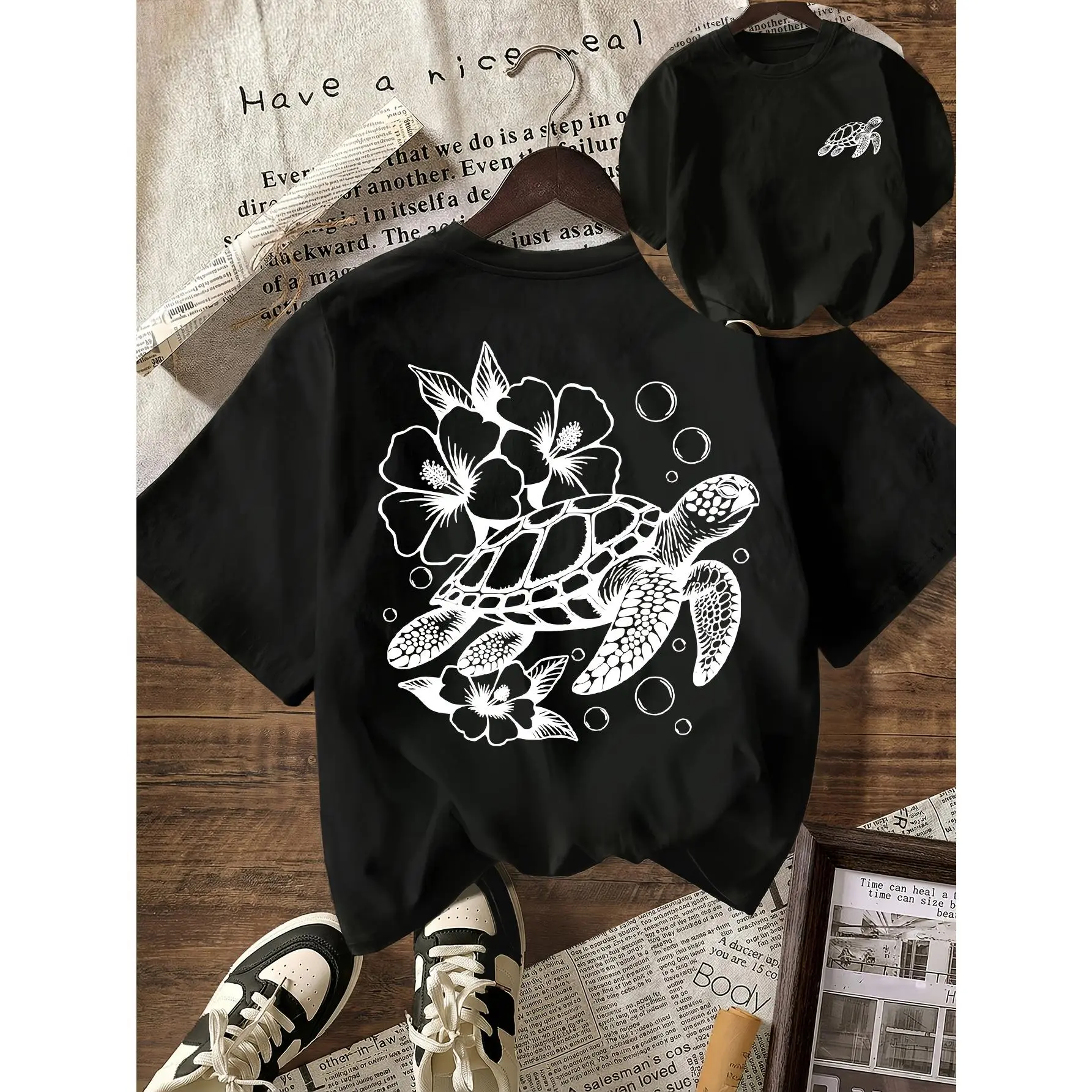 Women's Aesthetic Hawaiian Hibiscus & Sea Turtle T-Shirt - Navy Short Sleeve Crew Neck Linen Denim Beach Top, Casual Swimming Vacation Outfit, Machine Washable Summer Graphic Tee, Tshirt, Joggers, Tropical, Baggy, Matching, Cargo, Shortsleeve, Breathable,