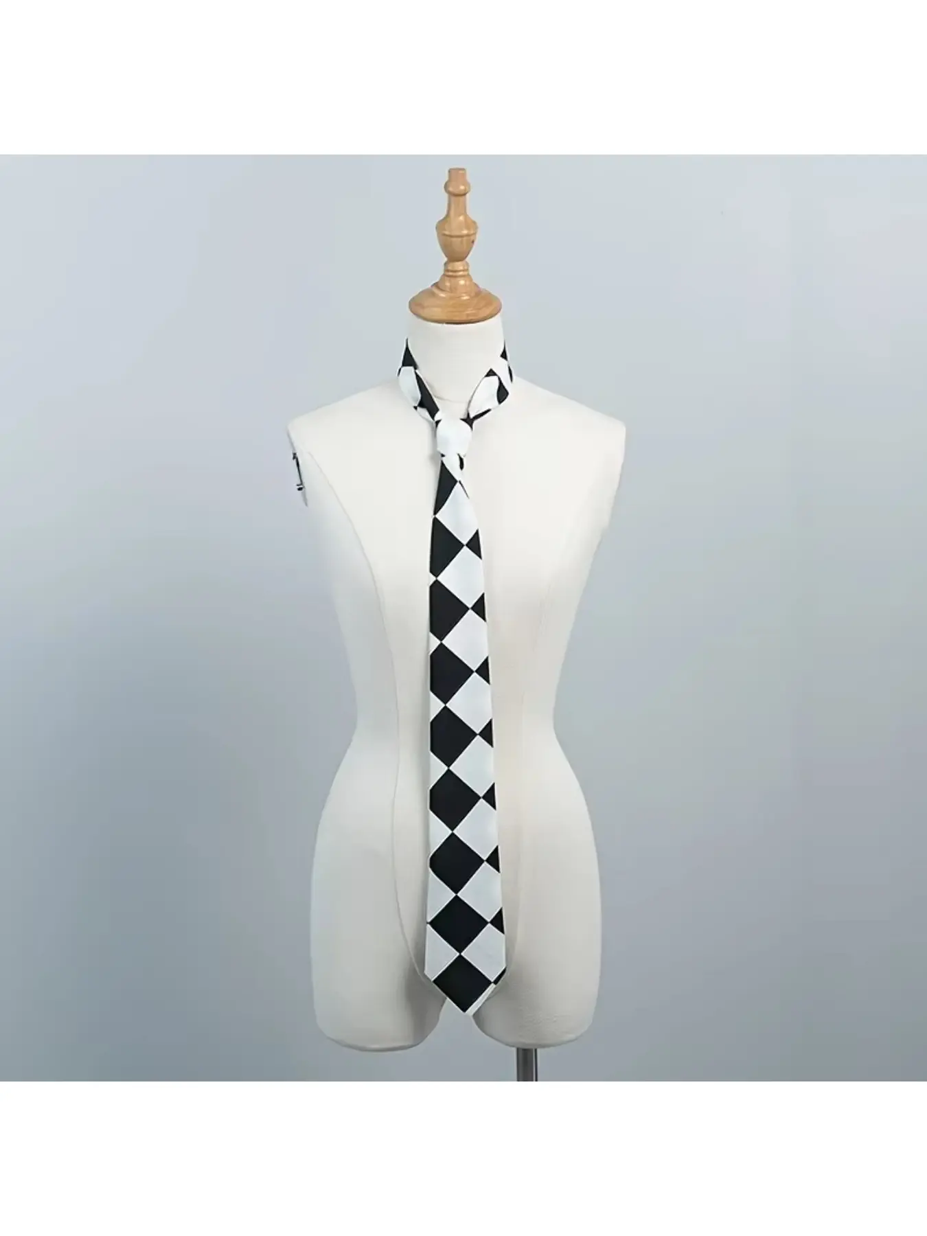New French-style retro black and white diamond-patterned detachable collar scarf, dopamine-inspired stylish and elegant silk neckerchief