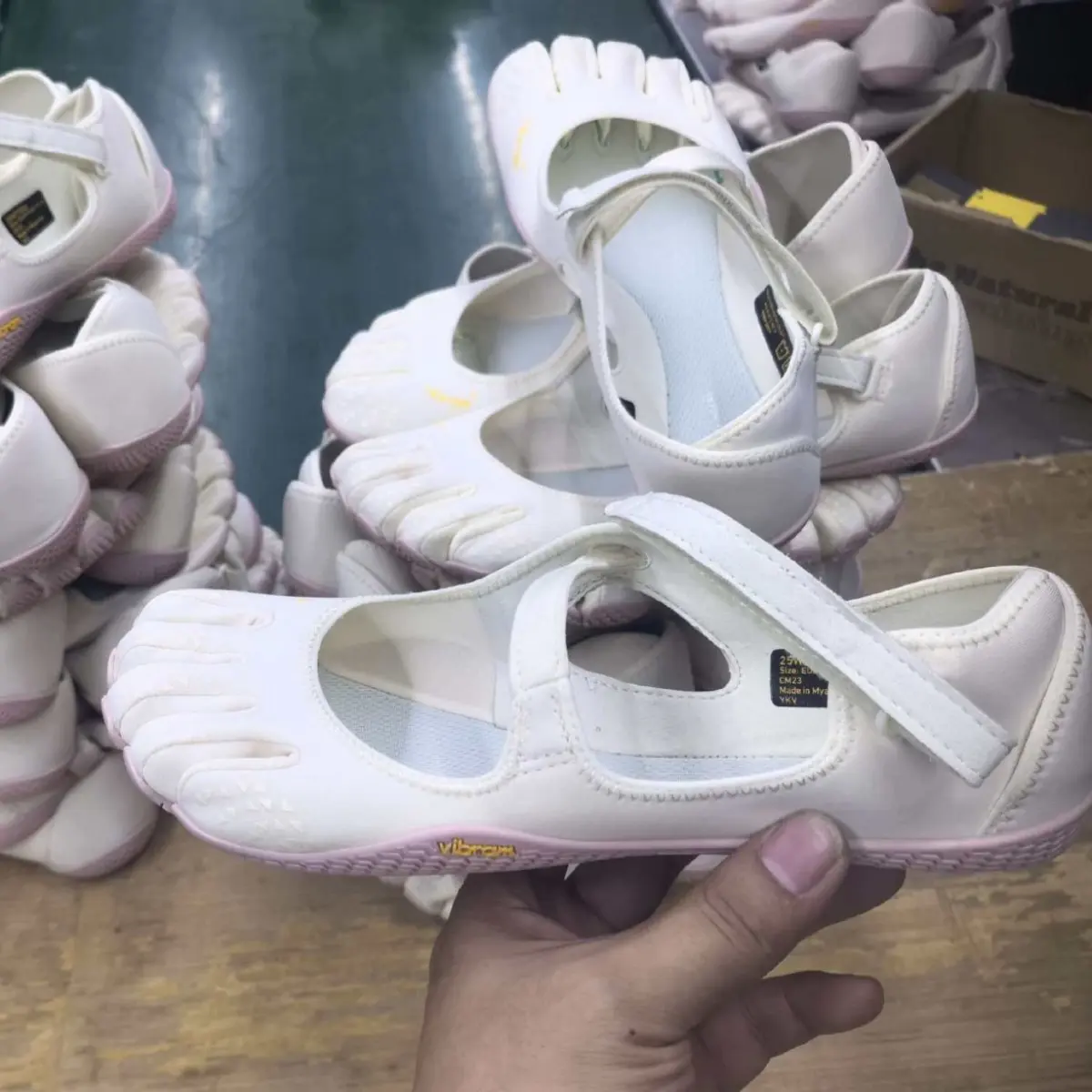 Five-finger shoes women's dance yoga Pilates soft-soled split-toe shoes