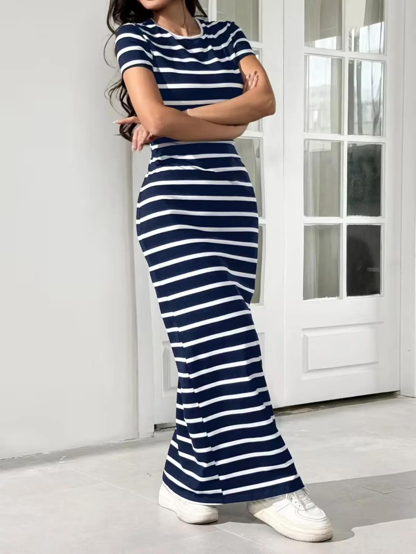 Women's Spring Summer Slim-Fitting Striped Round Neck Dress, Casual Fashionable Daily Wear, Perfect for Everyday