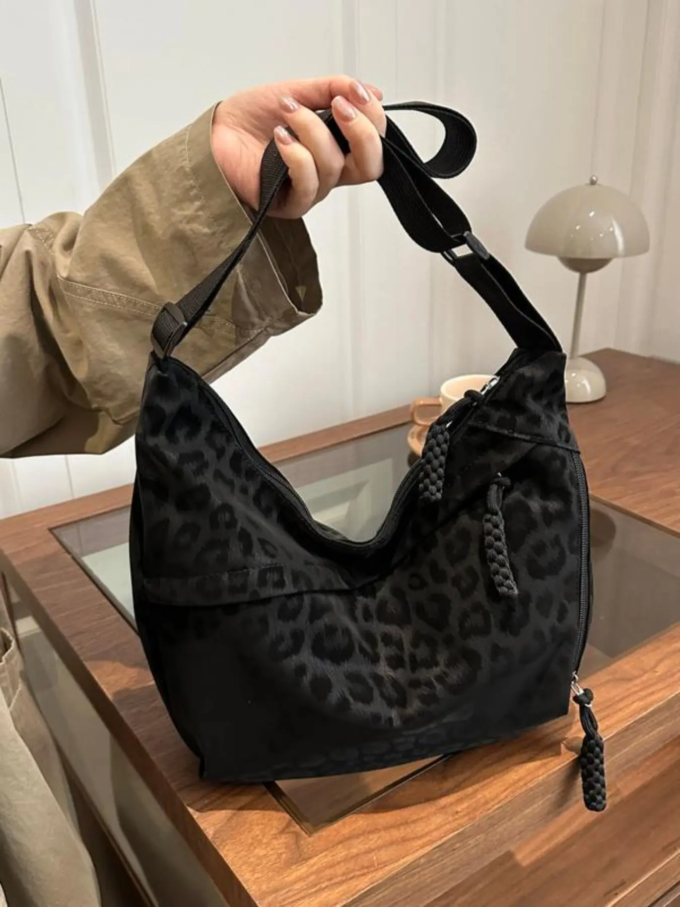 Elegant Multi-Pocket Crossbody Bag, Stylish Leopard Pattern, Large Capacity, Shoulder Carry, Practical & Aesthetic Design