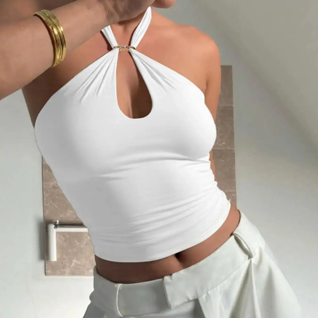 Women’s Backless Halter Neck Tank Top, Solid Fitted Sleeveless Top for Casual Summer Daily and Outdoor Wear