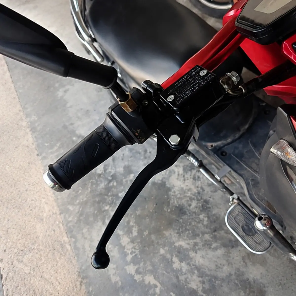 22mm Motorcycle Handlebar Brake/clutch Lever with Master Cylinder, Universal Fit for Honda Yamaha Suzuki Pcx Wave Vario Revo