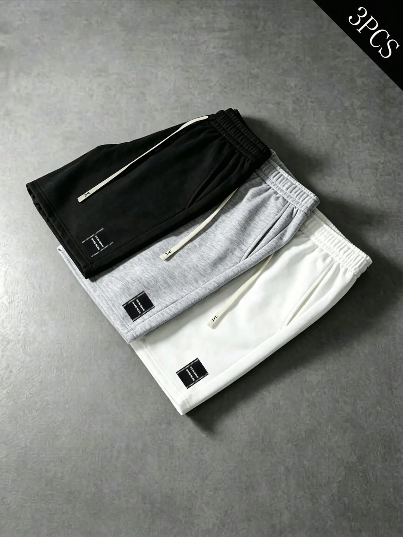 Men Drawstring Casual Oversized Sweat Shorts, Minimal Square Label Patch Soft Loose Fit Daily Workout Lounge Shorts With Side Pockets #LoungeShorts #GymWorkoutShorts #MinimalistMensShorts #TikTokMadeMeBuyIt