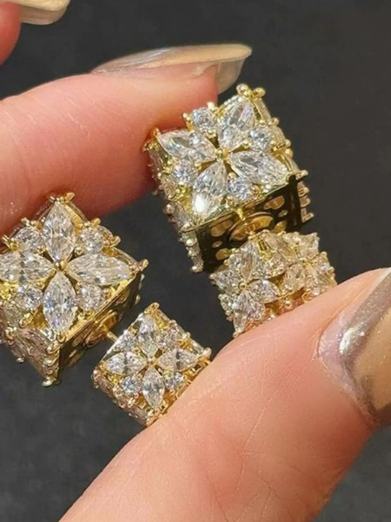 2pcs Luxury Fashion Geometric Square Cubic Zirconia Earrings Studs, Perfect for Women, Birthday Gift, Back-To-School Gift, Stud Earrings Jewelry