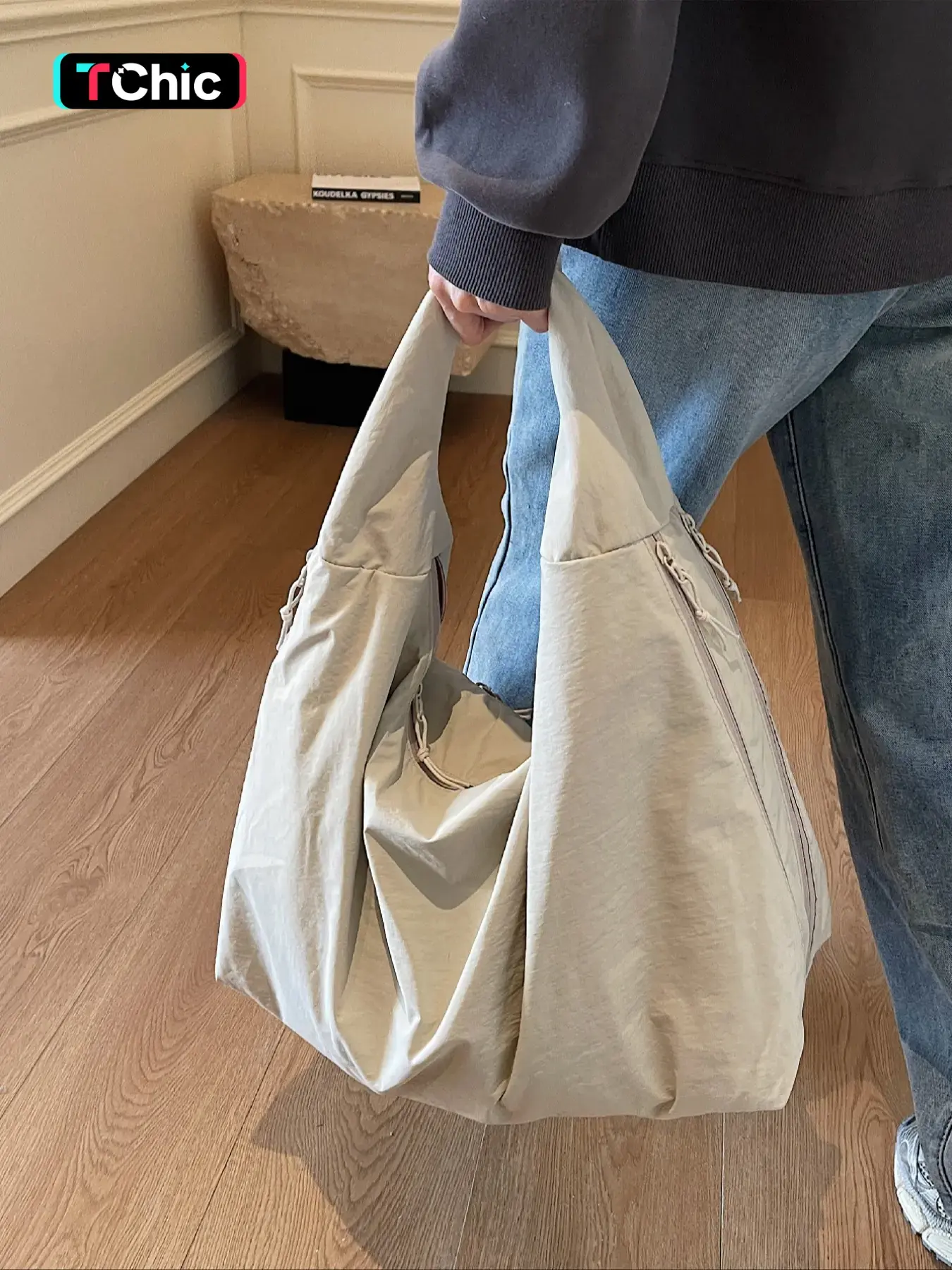 Comfortable and Spacious Large Shoulder Clutch, Perfect for Daily Errands and Travel, Casual Plain Design, All-Season Use, Casual Fashion Bag
