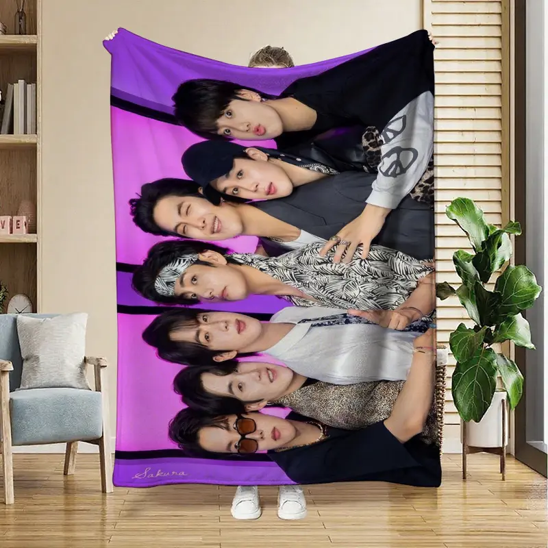 6-Person Team Print Flannel Throw Blanket, Personalized Printed Fabric Soft Silky Polyester Blanket for Home Living Room Sofa, All-Season Easy-Carry Holiday Gift, Throw Blankets, Personalized Blankets