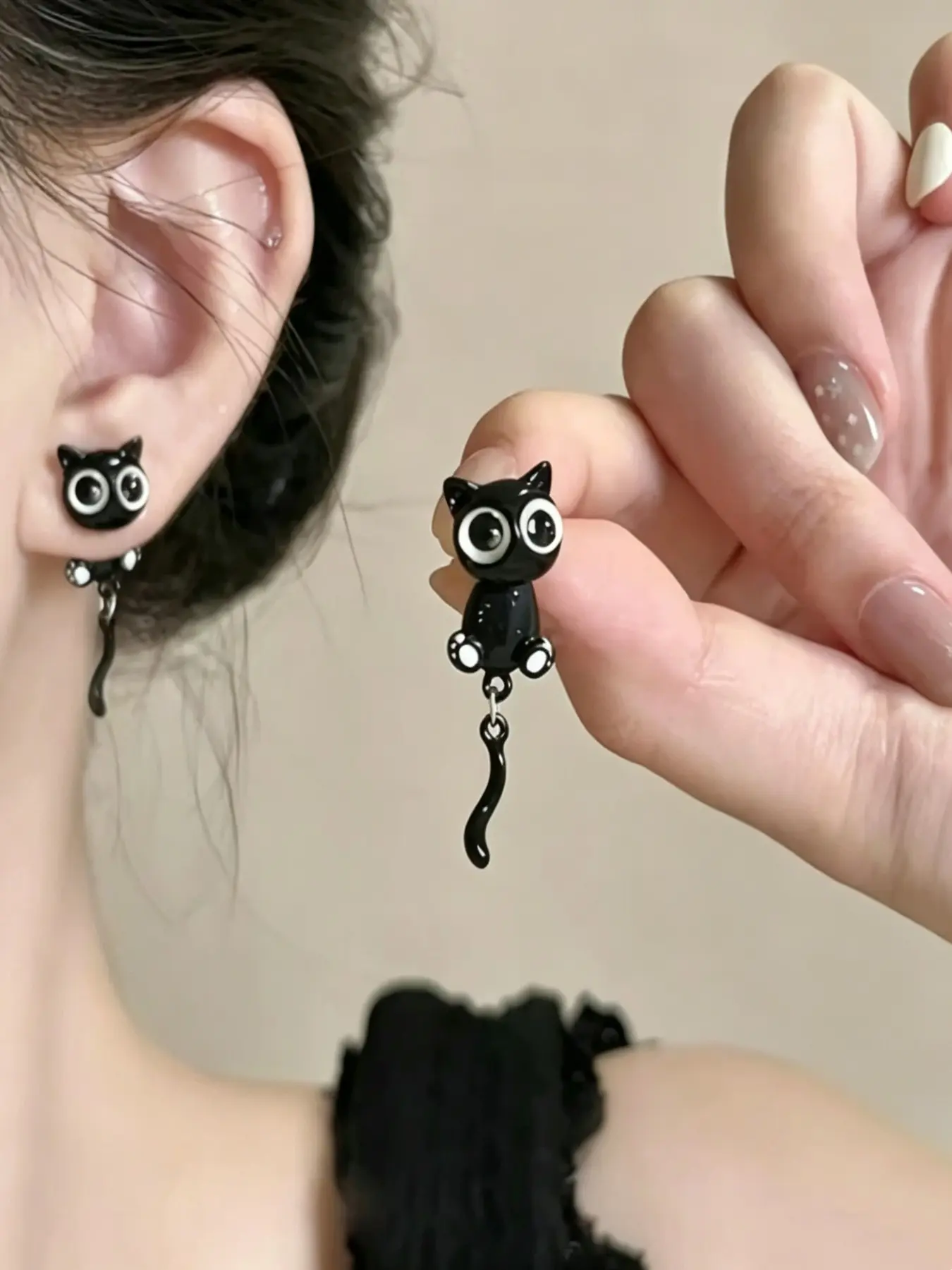 Women's 3D Black Cat Stud Earrings with Cute Cat Paw Design, Copper Base Holiday Costume Jewelry, Women's Earring Gift for Holidays, Earring For Women