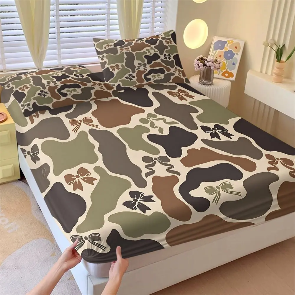 3Pcs Coquette Camo Fitted Sheet Set, Aesthetic Bow Print Bed Sheets Set, Soft Microfiber Bedding Set for Teen Girls Bedroom Decor, All-Season Camouflage Bedding Collection No Fillers