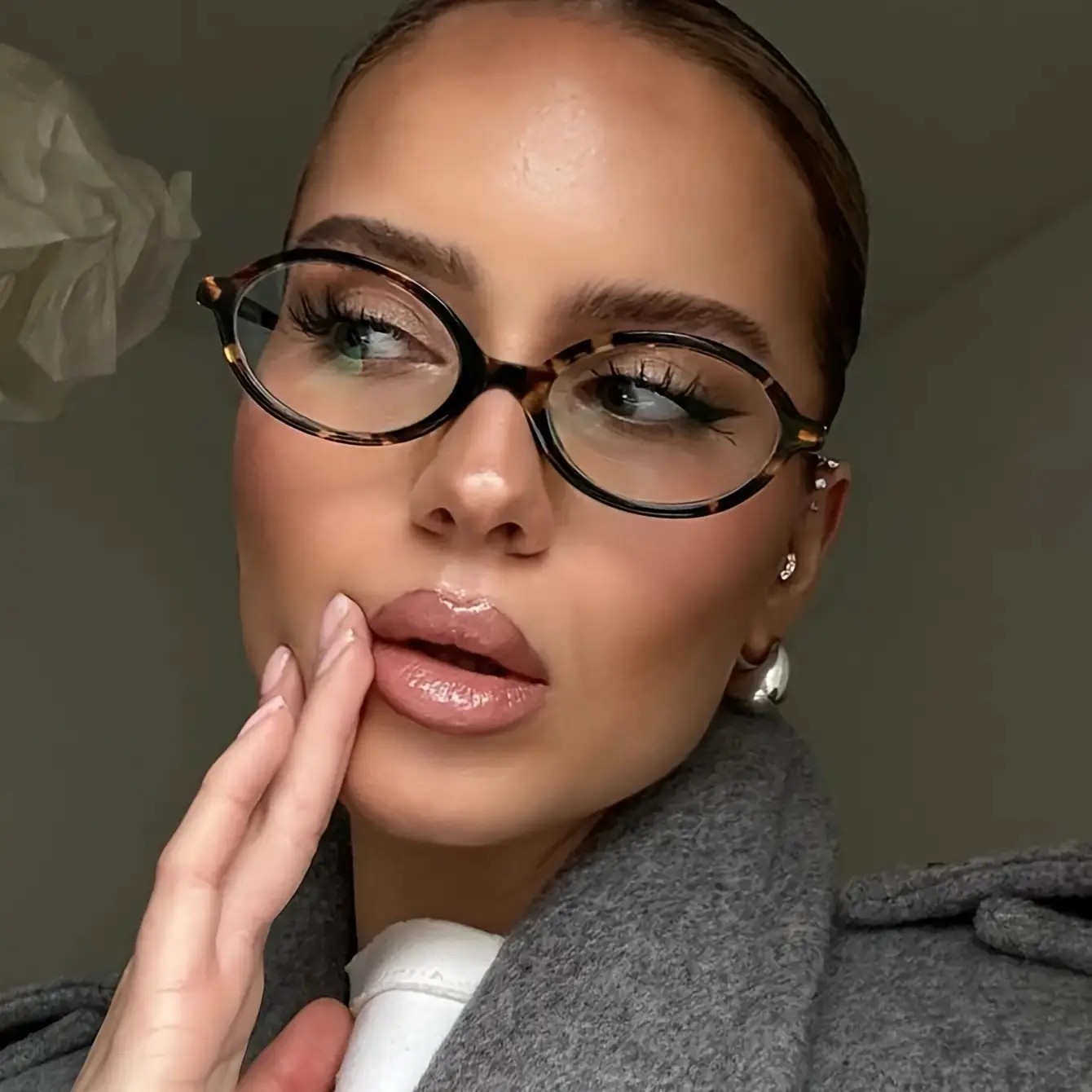 Women's Small Oval Eyewear Fashion - Semi Rimless, Lightweight Polycarbonate (PC) Polarized Lens Glasses, Simple Elegant Classic Frames for Everyday & Formal Settings, Non-Decorative Fashion Accessory, Fashion Accessories