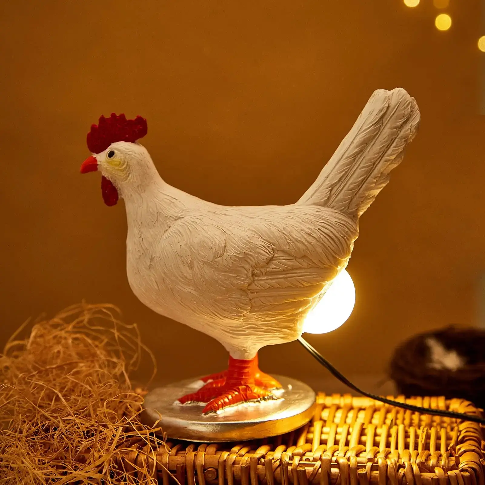 Creative Egg-Laying Chicken Lamp, Resin Ornament, Chicken Design Desktop Decorative Light, Indoor Decorative Light, Decorative Atmosphere Lighting, Home Decor Item, Unique Lighting Fixture, Perfect for Living Room & Kitchen