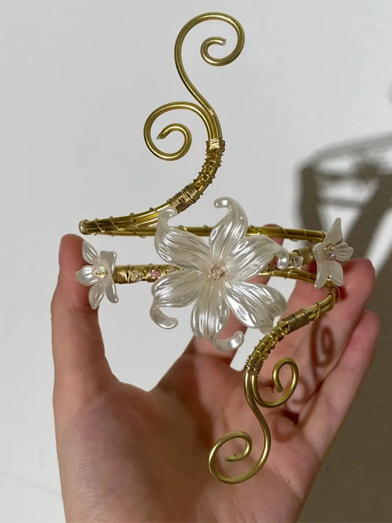 Boho Floral Arm Bracelet, Fashionable Bracelet, Adjustable Pearl Flower Design, Street Style Accessory , Perfect for Travel & Daily Wear