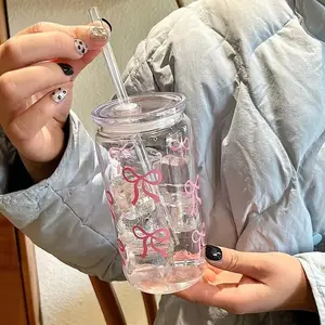 Clear plastic jar with lid and straw, 16 oz flat-bottomed plastic cup, perfect for iced coffee, water bottles, mugs, perfect for Christmas and party gifts, suitable for water, milk, juice and beverages