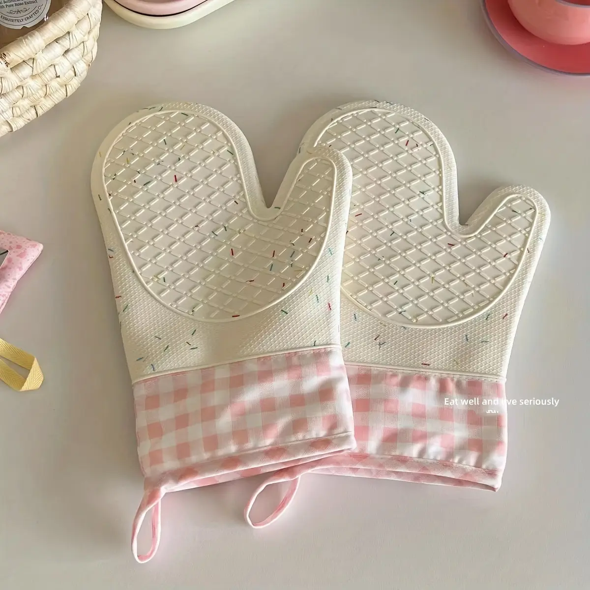 2pcs Thickened Silicone Heat-Resistant Gloves for Home Use, High-Temperature Oven Baking, Burn-Proof Insulated Gloves
