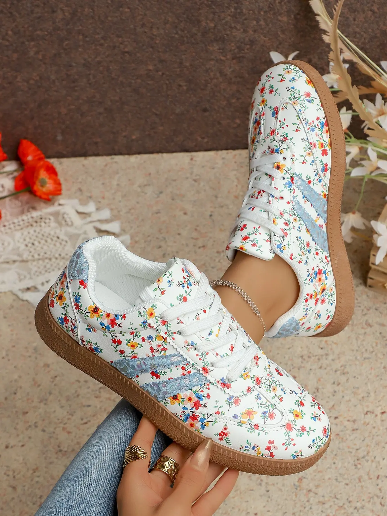Women's Vintage Floral Trainer Shoes, Lace Stripe Patchwork Daily Commute Casual Shoes, Comfortable and Stylish Footwear for Everyday Use