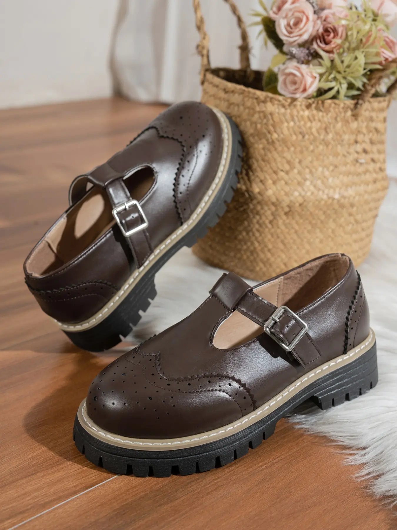 Women's Mary Jane Shoes with Buckle Design, Platform Mary Janes, Thick Sole Platform for Height Boost, Vintage College Style, Comfortable Soft Bottom