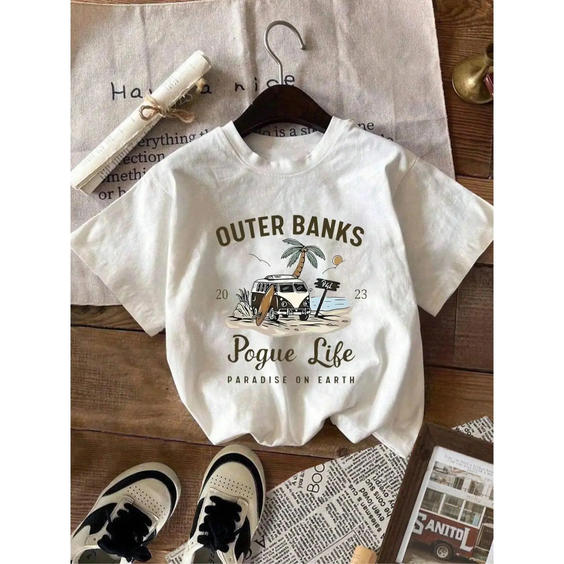Outer Banks Pogue Life Paradise On Earth Graphic T-Shirt, Retro Beach Van Surf Print Tee, Oversized  Shirt, Vintage Coastal Casual Short Sleeve Top, Trendy OBX Aesthetic  Tee for Beach Outfits and Outer Banks Fans