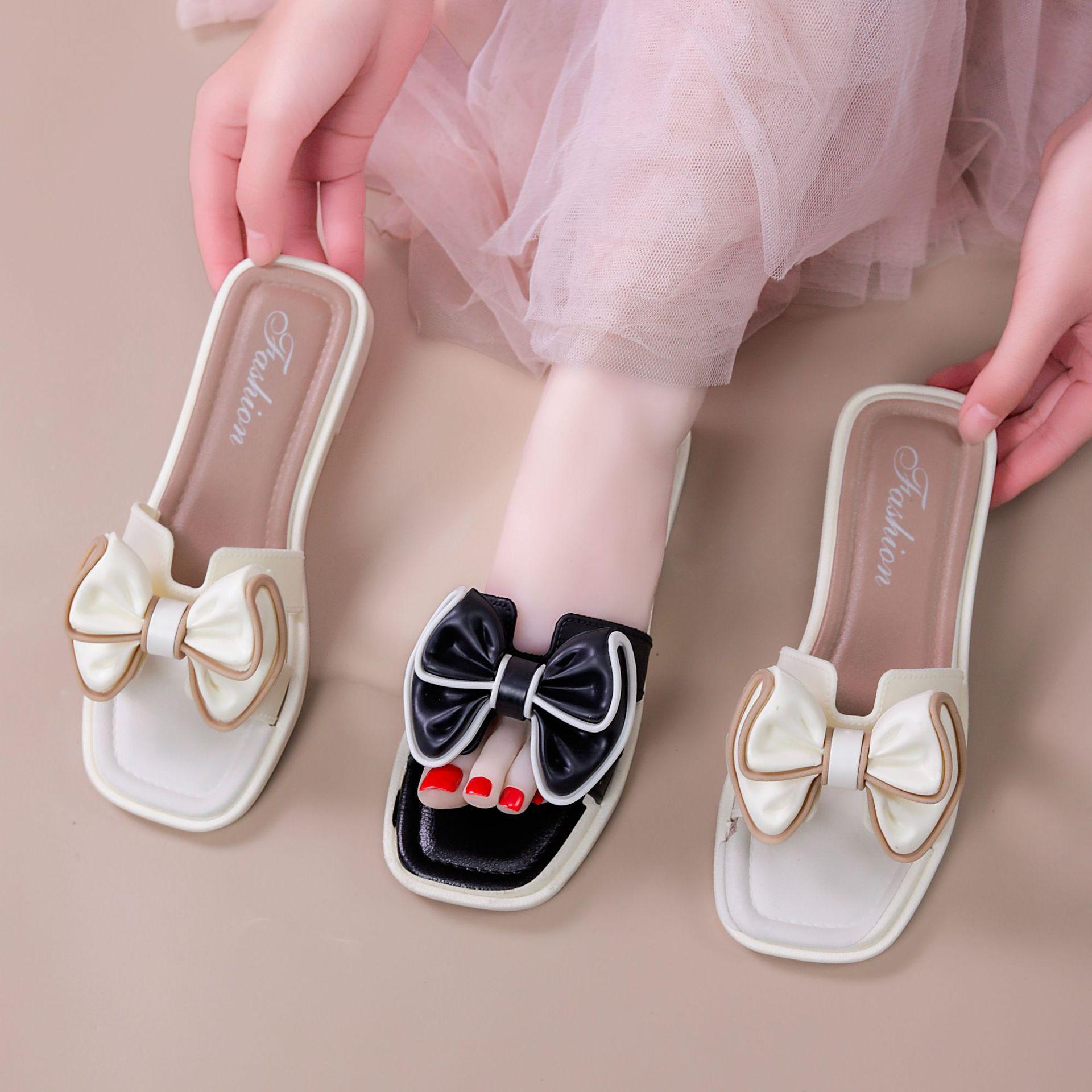 New style women's outdoor slippers with floral design, soft sole, fashionable, non-slip, flat bottom, butterfly square buckle, summer sandals for women