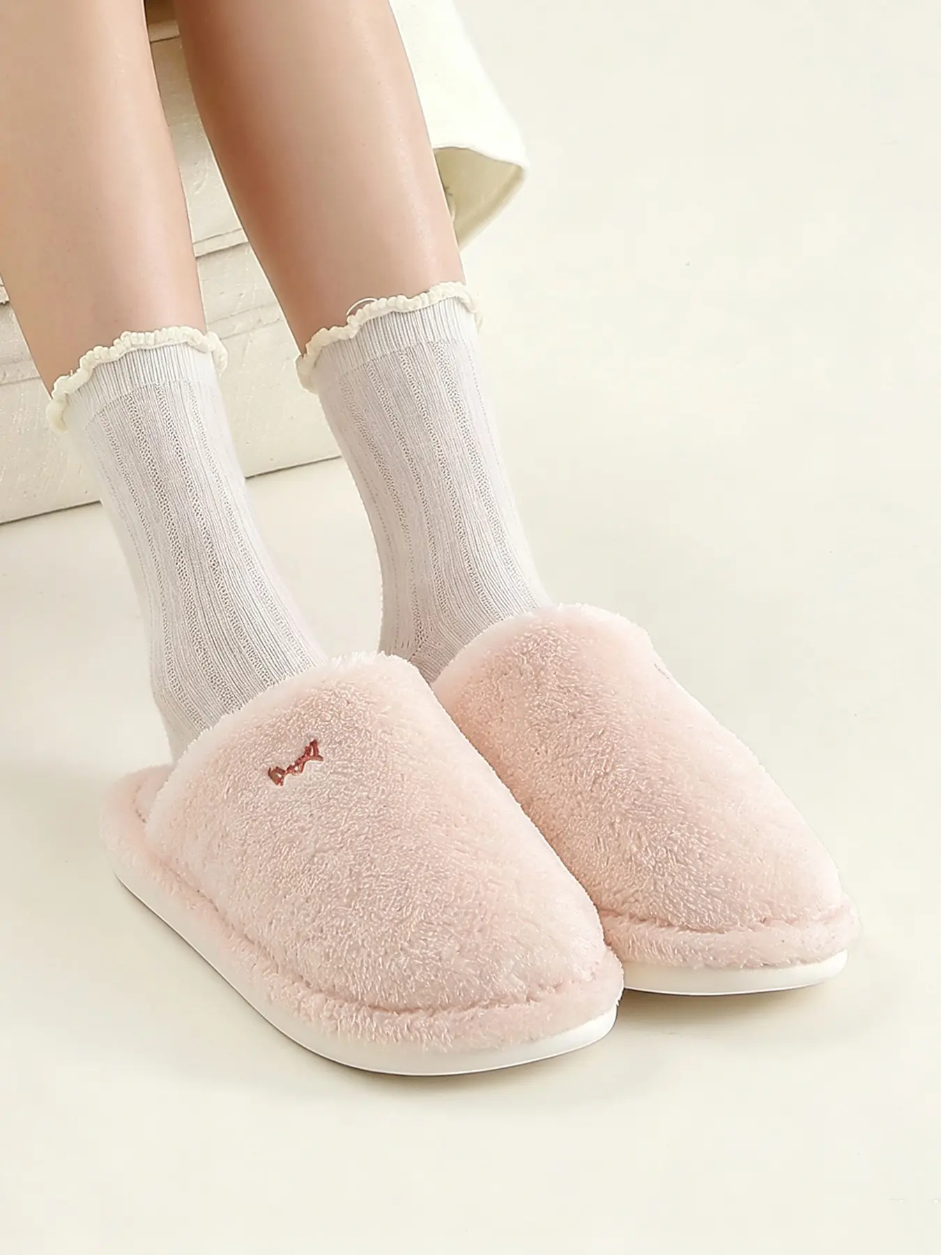 Women's Simple Embroidered Plush Home Slippers, Non-Slip Silent Flat Cotton Shoes, Soft Warm Breathable, Ideal for Bedroom Dorm, Perfect Gift