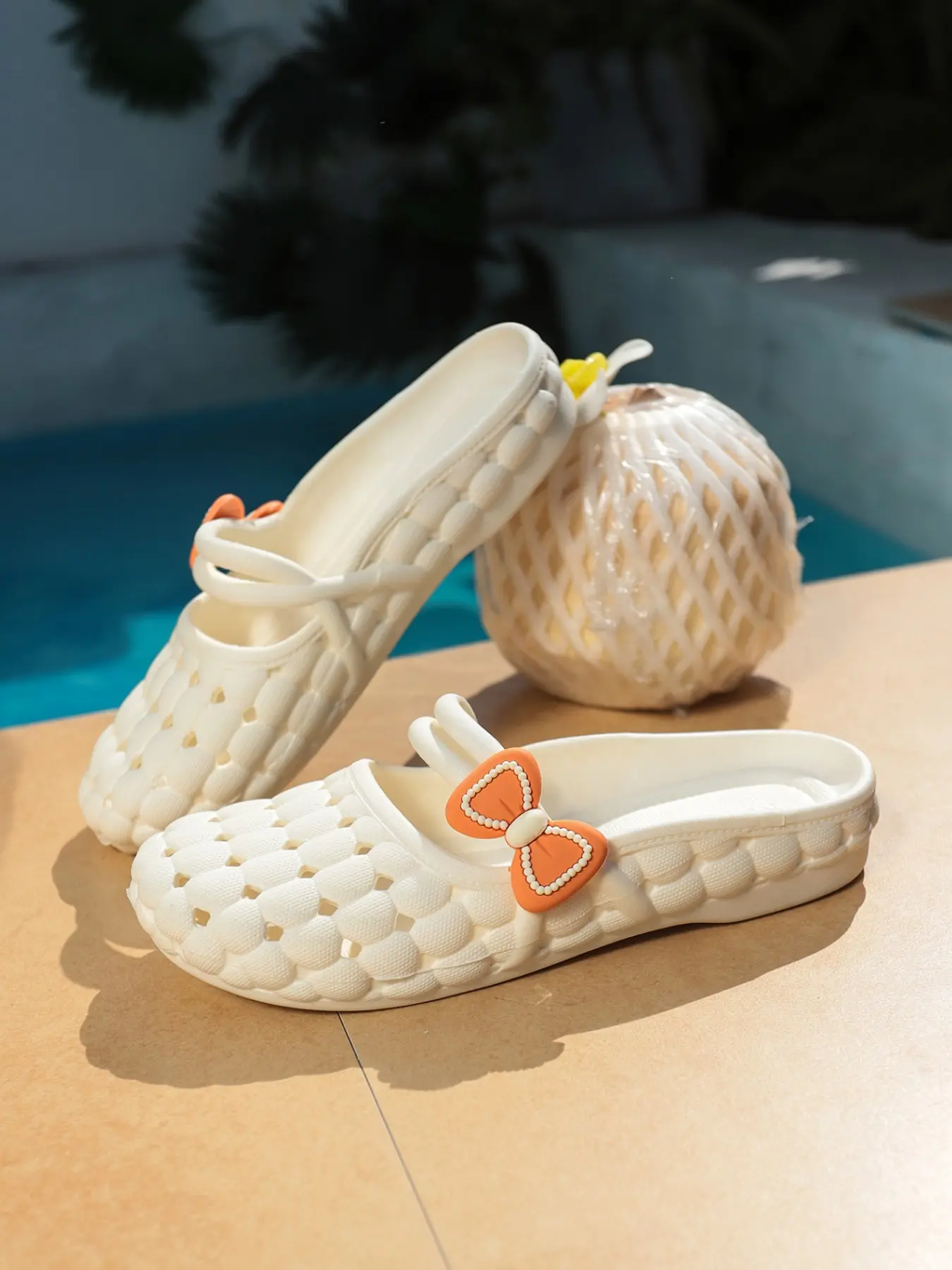 Hollow Out Bow Sandals, Simple Style, Full Hollow Design, Toe Protection, Anti-Slip Sole, Casual Leather Shoes for Home and Daily Use, Slipper