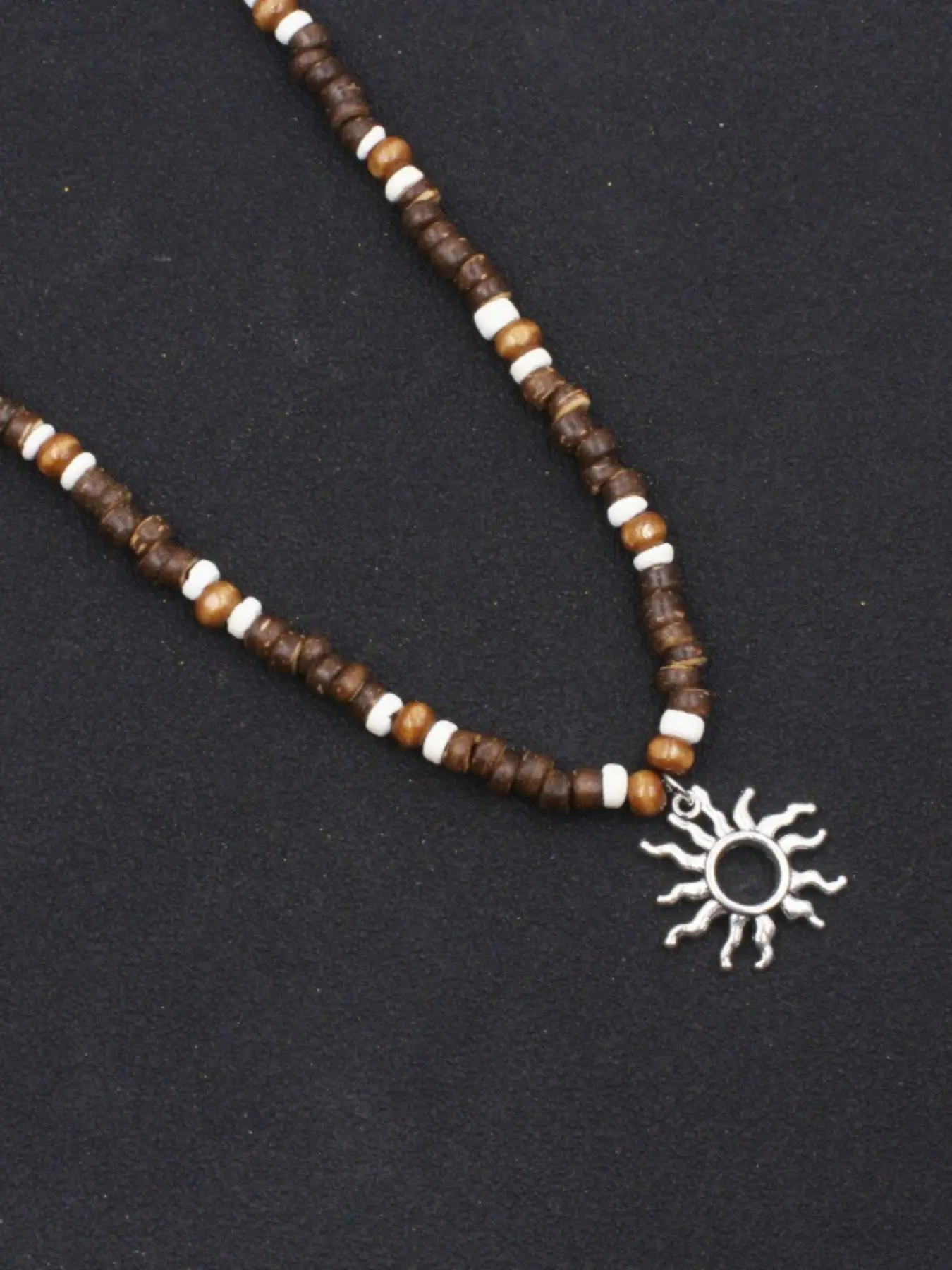 Sun Totem Wooden Bead Necklace for Men, American Vintage Hippie Ethnic Style Collar Chain, Unique Fashion Accessory for Daily Wear, Jewelry Men