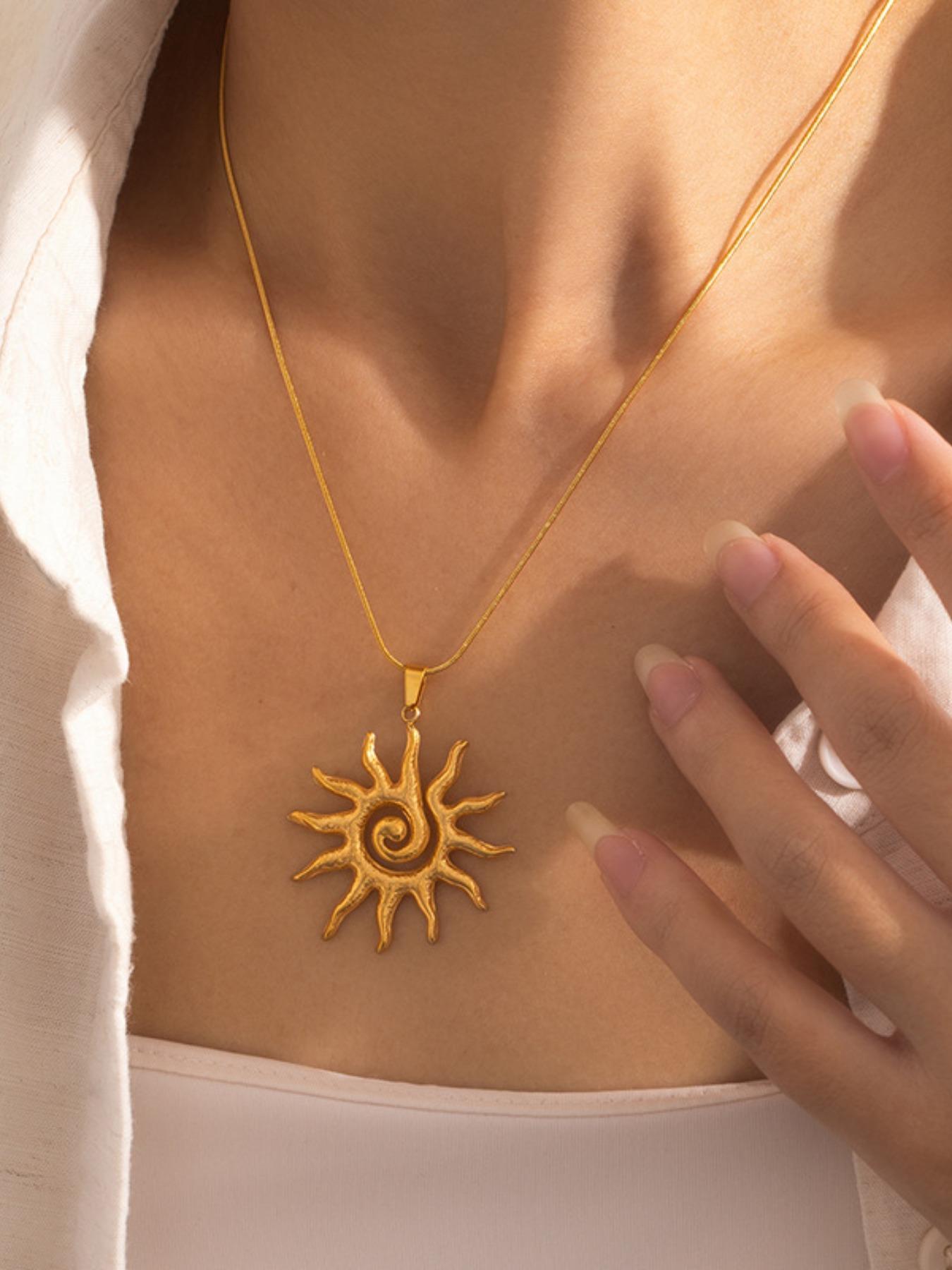 Vintage Sun Totem Pendant Necklace for Women, Stainless Steel Chain Necklace, Charm Necklaces, Fashion Jewelry for Party, Daily Decor, Trendy All-match & Exquisite Jewelry for Birthday Gift, Charms Necklace