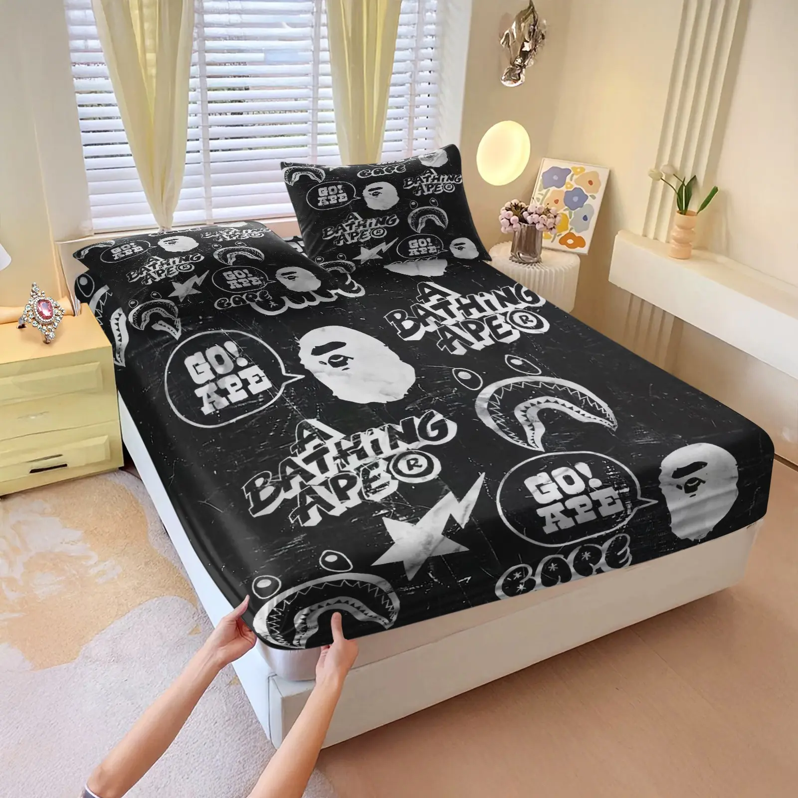Black Base Vintage Street Graffiti Cartoon Thin Fitted Sheet Set, Include 1 Bedspread and 2 Pillowcases, Durable Elastic Slip-Proof Bedcap, Black White Distressed Full Print Washable All Season Mattress Cover, Soft Skin-friendly