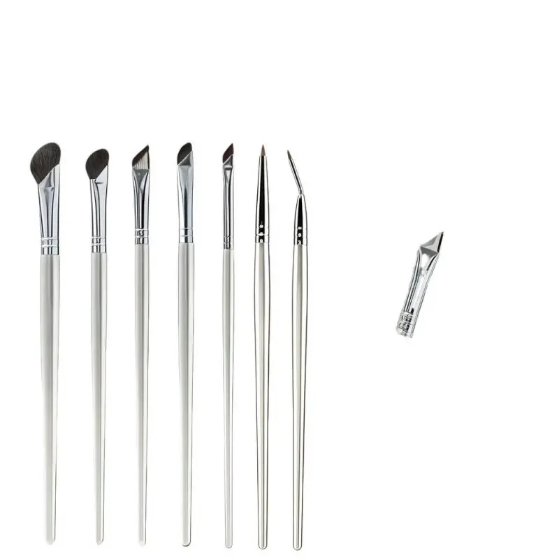 Soft angled eyeliner brush, concealer brush for lower lashes to tear trough, detailed makeup brush for shadow and eyeliner, suitable for beginners.
