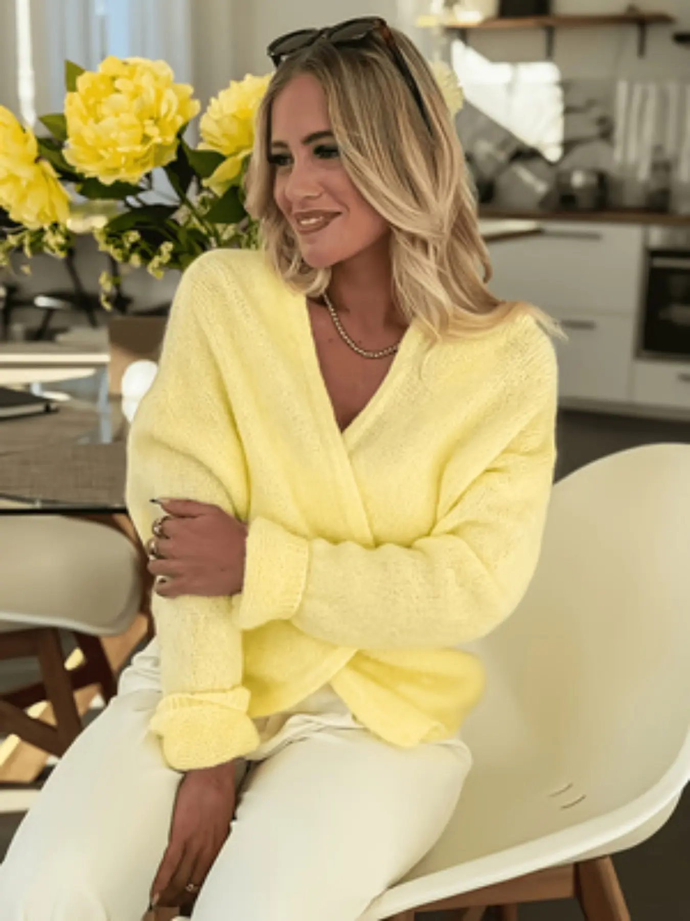 Women's Elegant French Knit Cardigan, V-Neck Long Sleeve Alpaca Wool Commuter Top, Fall & Winter Versatile Slimming Outerwear, Solid Color Loose Fit