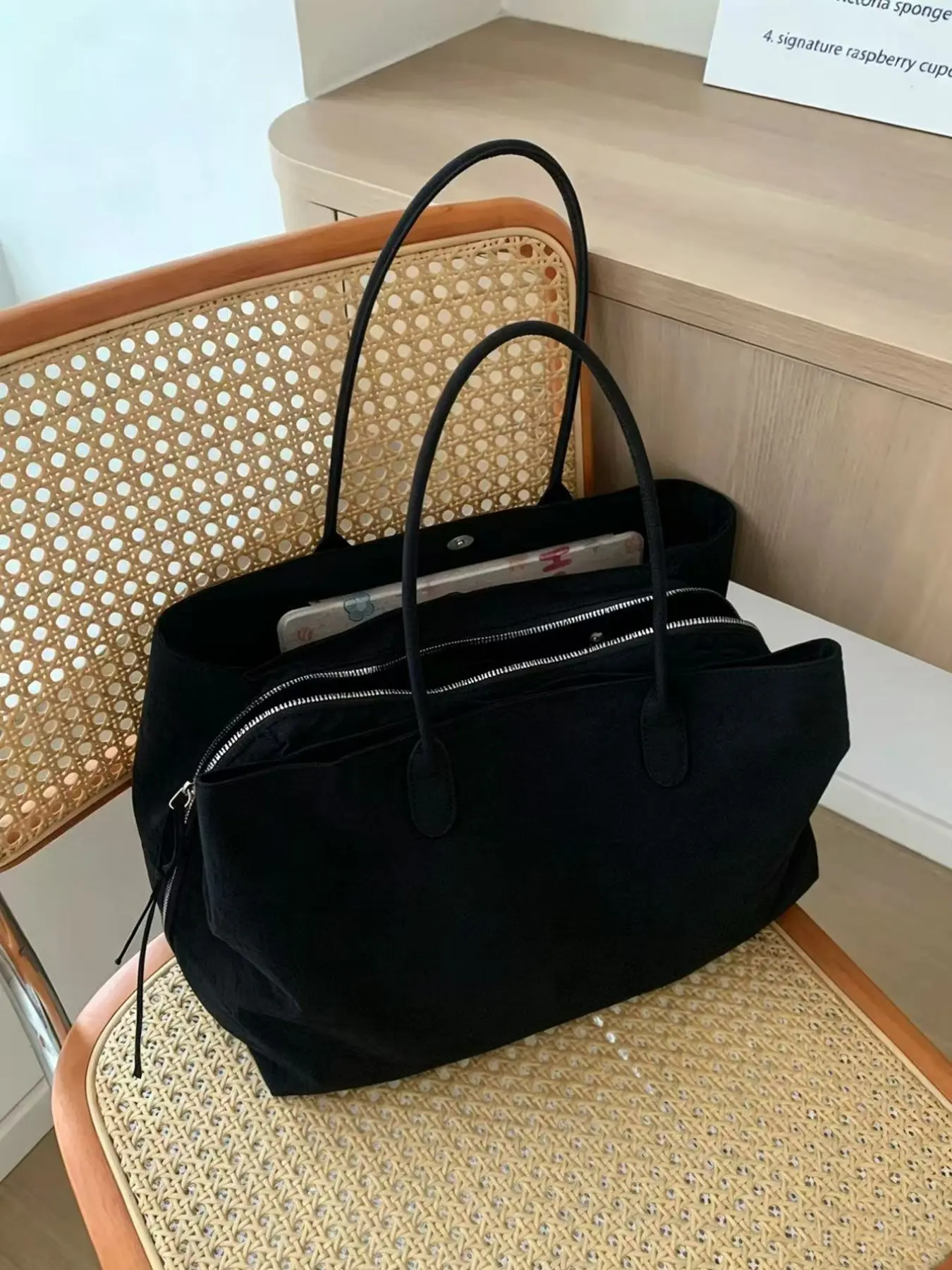 Large Capacity Minimalist Tote Bag, Multi-Layer Nylon Computer Backpack, Gym Bag for Men and Women, Handheld Shoulder Travel Bag