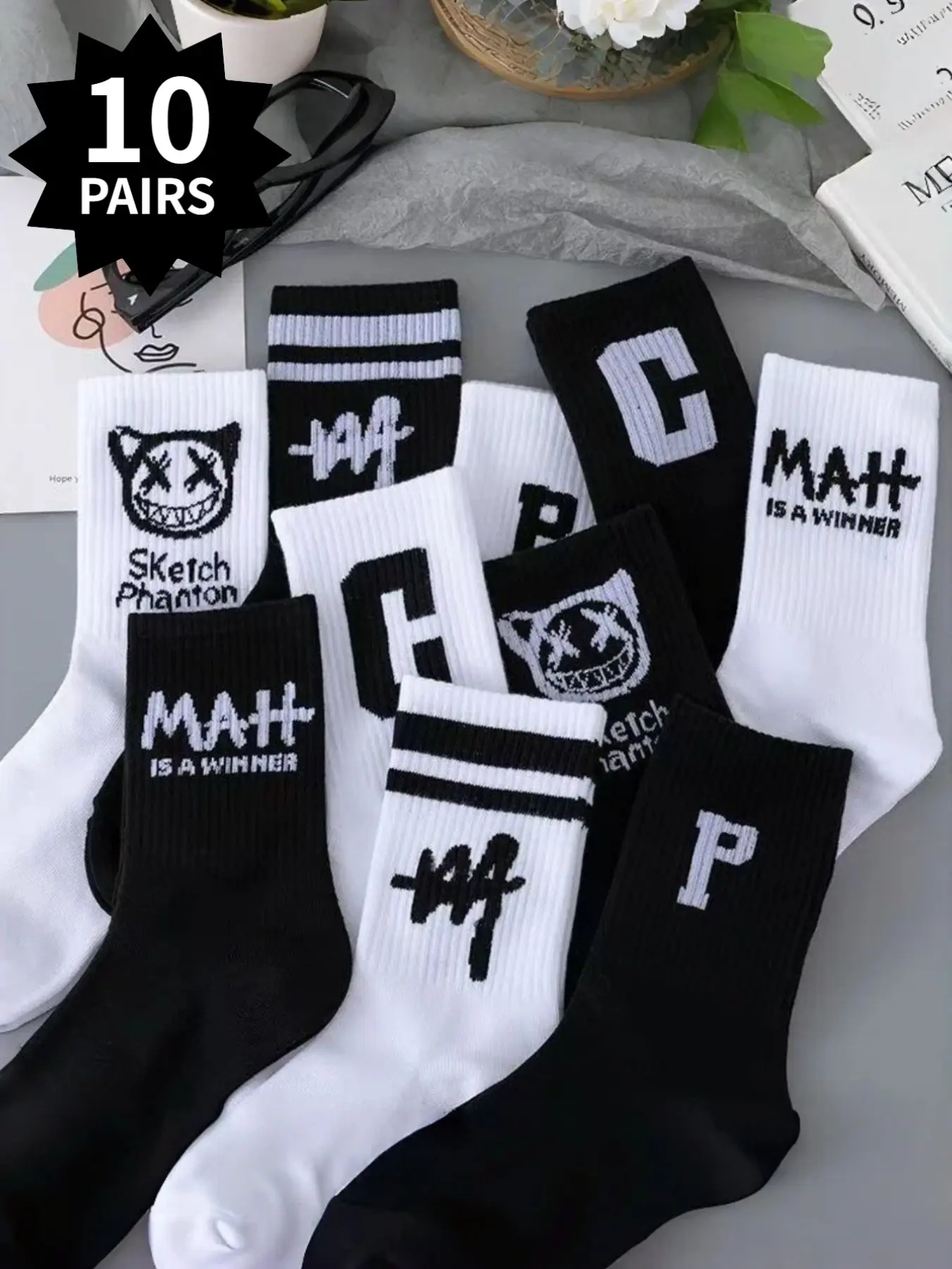 10 Pairs Unisex Breathable Black-and-White Colour-Blocked Letter-Print Mid-Calf Socks, Street-Style Letter Design, Casual Sports Socks Suitable for All Seasons