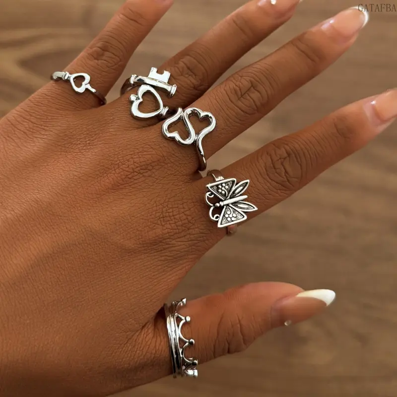 Ins Punk Zinc Alloy Ring Set Heart Butterfly Crown Stackable Rings Daily Jewelry