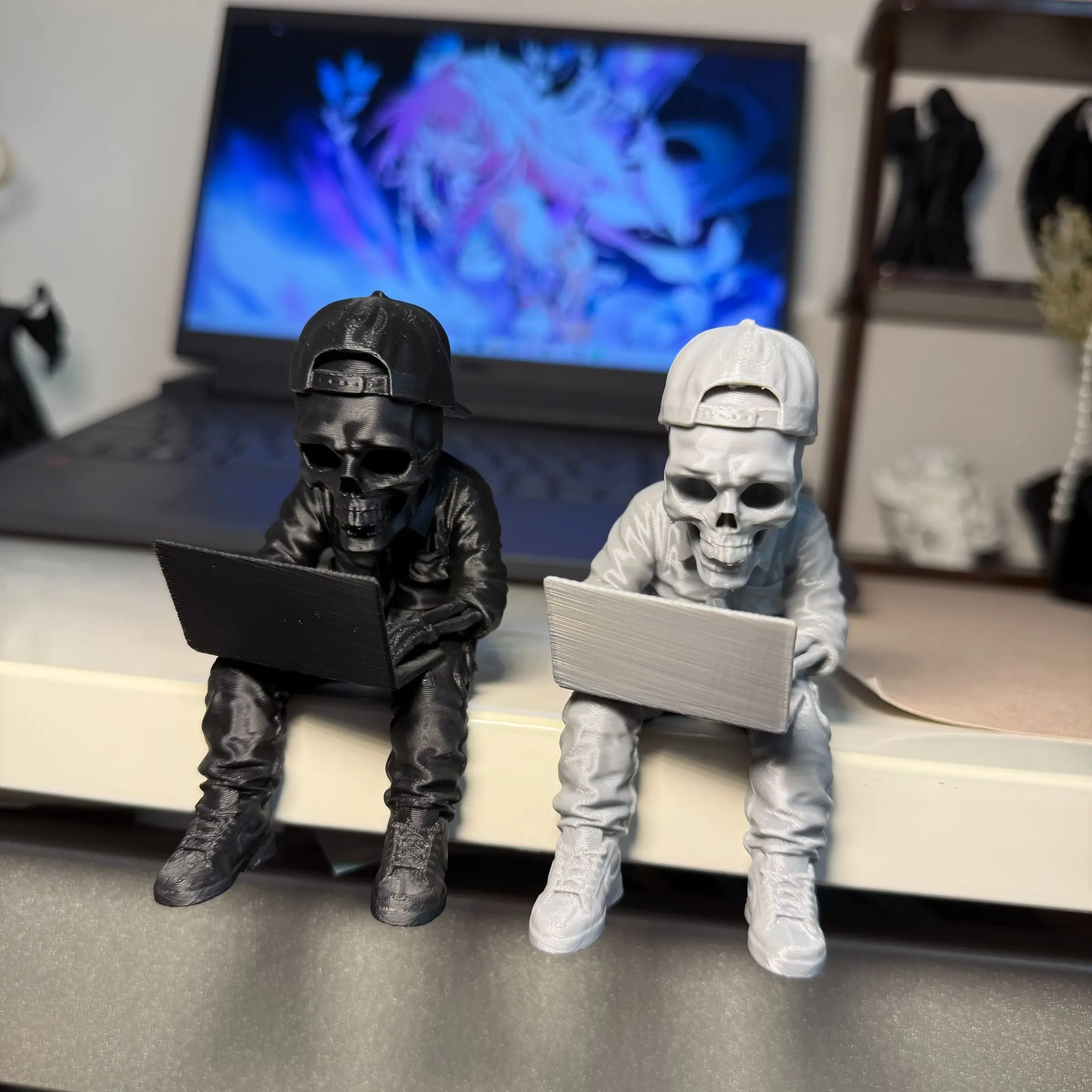 Funny Office Desk Decor - Relatable Skeleton Working At Laptop Figurine, Sarcastic Work Burnout Skeleton Statue, Viral Aesthetic Desk Accessories, Gothic Halloween Decor & Gag Gift for Coworkers Men Women