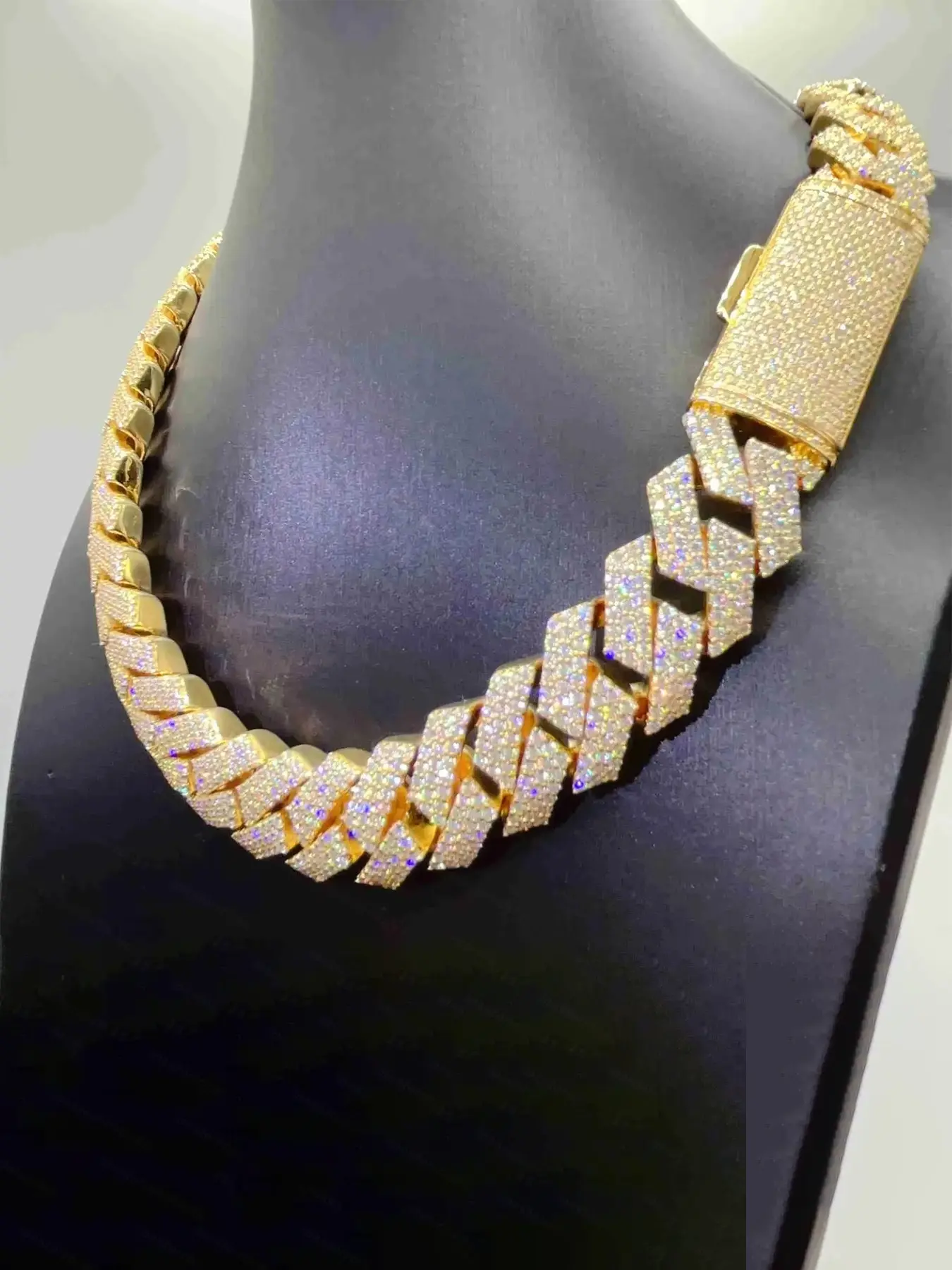 Customized 20mm 4-row chilled Vvs Cuban men's necklace hip-hop Cuban chain, luxury rapper gifts, multiple color schemes and styles are optional, and the heavy version shows charm, unisex, Chunky Cuban Chain
