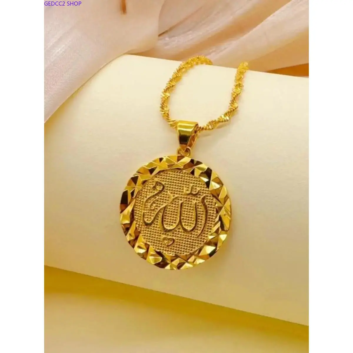 Luxury Vintage Muslim Inspired Round Plate Pendant Necklace for Women, 24K Gold Plated Copper Jewelry, Elegant High-End Gift for Girlfriend, Daily Party Fashion Accessory