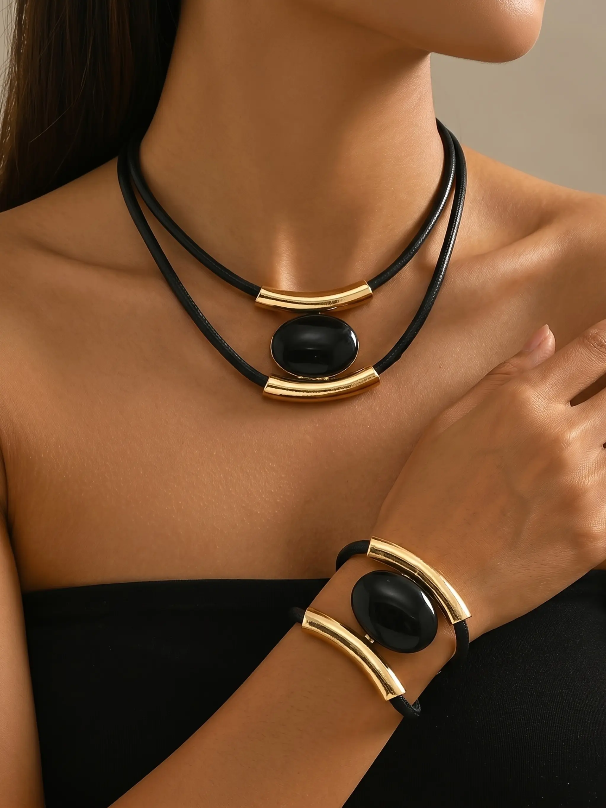 Modern Minimalist Gold Leather Jewelry Set, Leather Cord + Arc Metal + Oval Pendant, Fashionable for Daily Wear