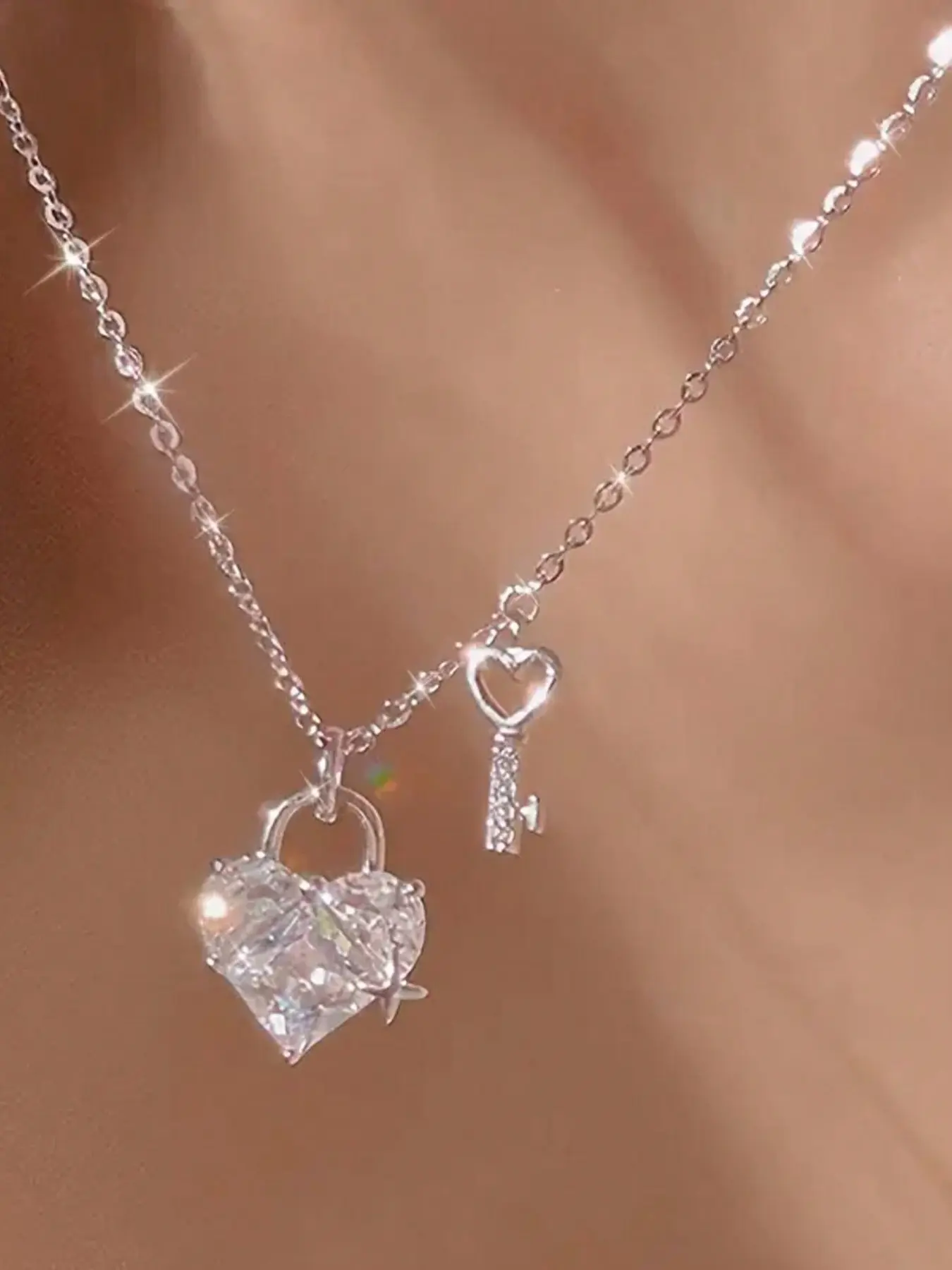 Heart-Shaped Lock & Key Pendant Necklace, Heart Design Jewelry, Perfect Birthday Party Present for Friends, Suitable For Daily Wear, Gatherings, Parties, Ceremonies, Great Gift For Women On Holidays, Anniversaries, Birthdays