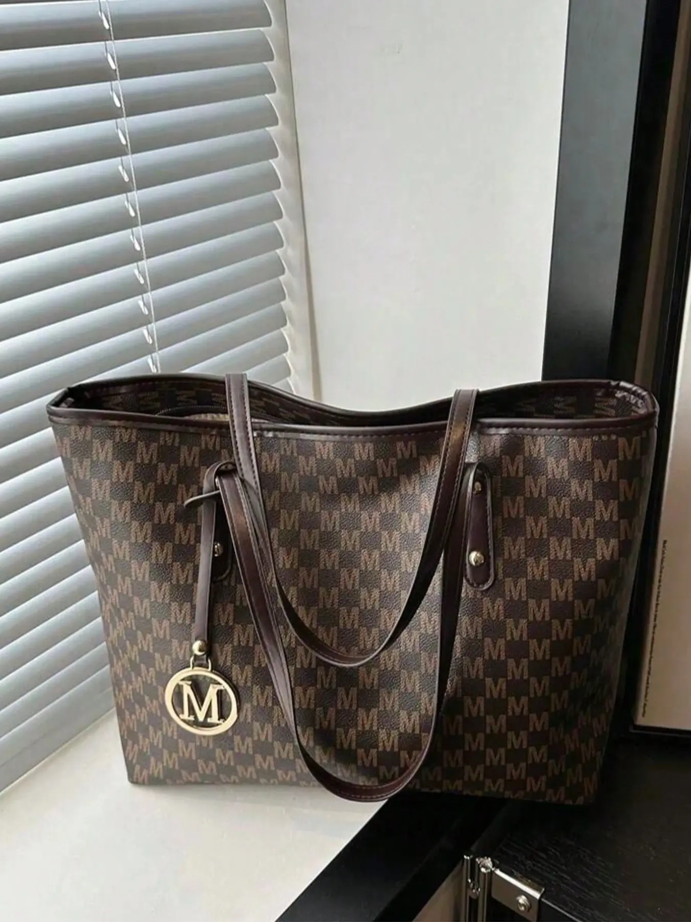 Women's Large Capacity PU Shoulder Bag, Casual M Letter Print, Casual Everyday Bag, Vintage Monogram Tote Bag for Daily Use, All Seasons Sports Bag