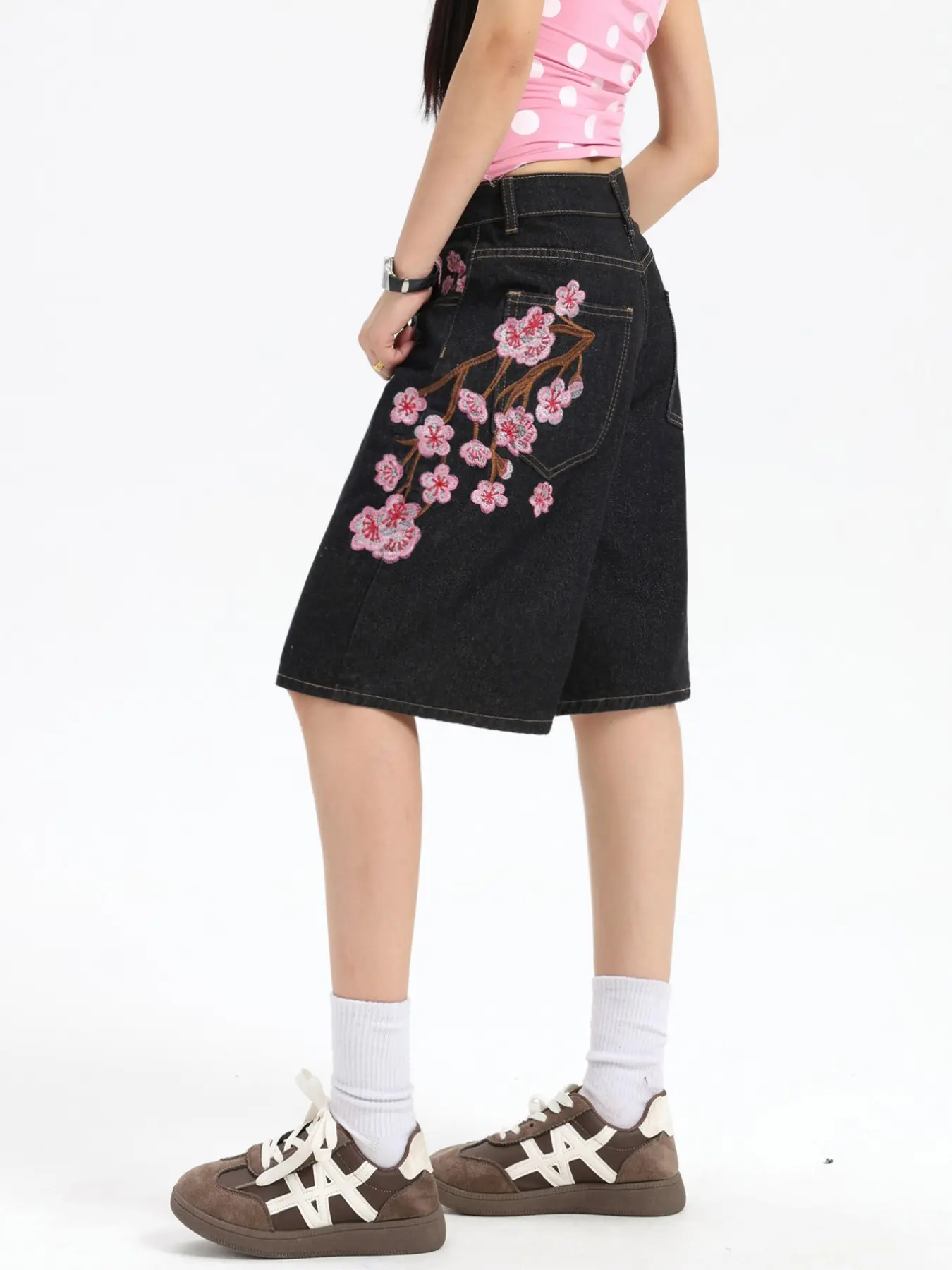 Women's Denim Shorts, Heavy Floral Embroidery High Waist Baggy Straight Leg, Y2K Street Fashion Five-Pocket Pants, Versatile for Campus & Dates, Denim Summer Shorts