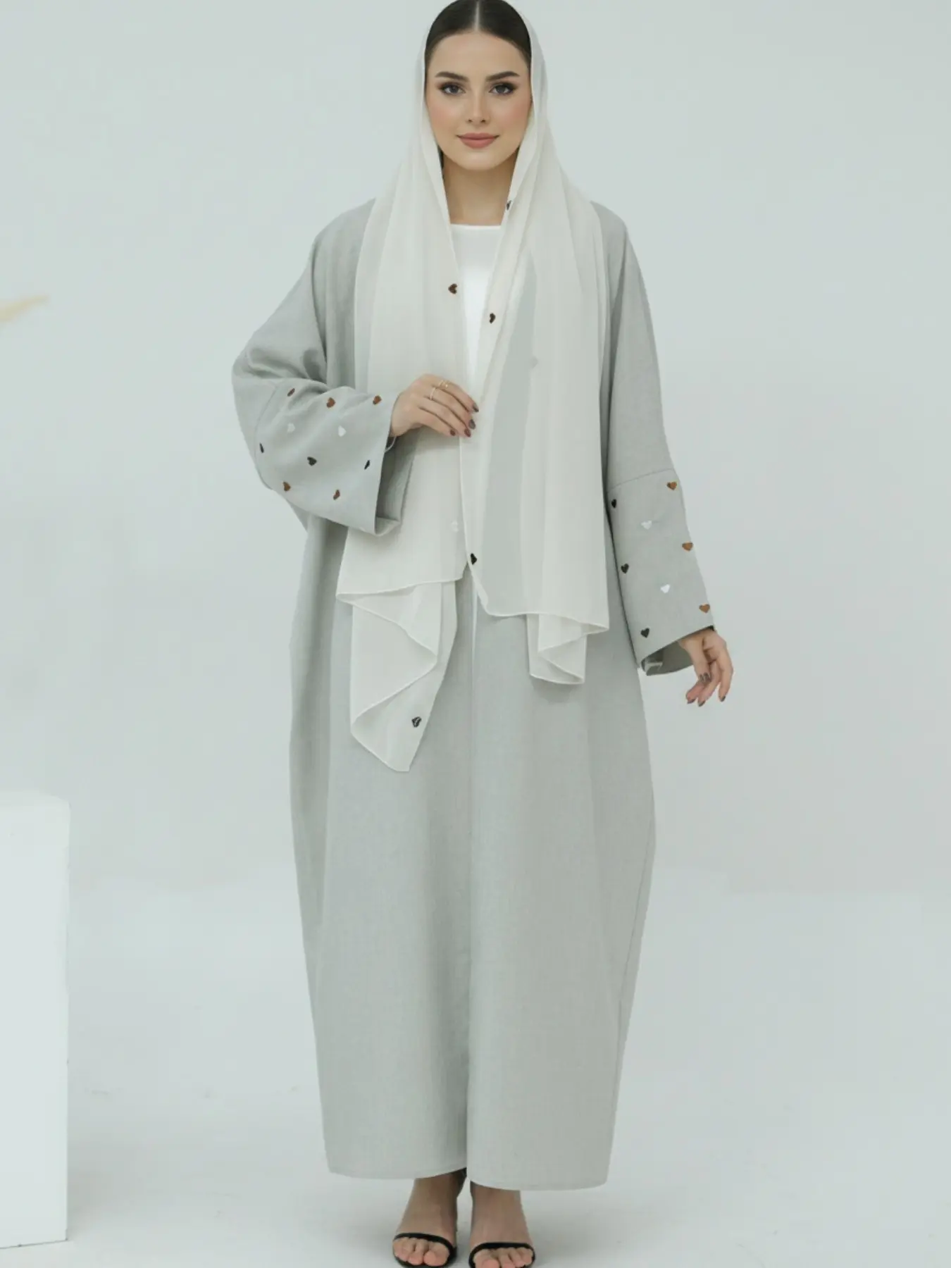 Women's Heart Embroidery Long Sleeve Abaya, Modest Casual Outerwear for Daily Wear, Ladies Elegant Islamic Clothing for All Seasons