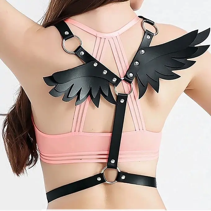 Women's Adjustable Metallic Silver Style Fit Black Gothic Dark Angel Leather Wing Body Harness Vest, Vintage Punk O-Ring Strappy Cage Bra Waist Belt for Rave Festival, Halloween Cosplay (Sports & Outdoor Ball Sports American Football Accessories), Angel W