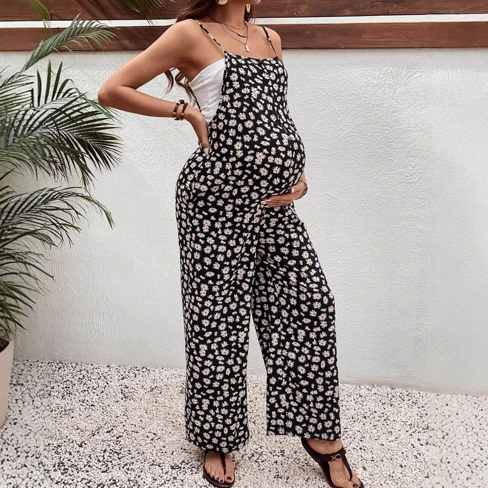 Boho Daisy Print Maternity Jumpsuit, Adjustable Spaghetti Strap Pregnancy Overalls with Pockets, Summer Loose Wide Leg Maternity Pants for Baby Shower