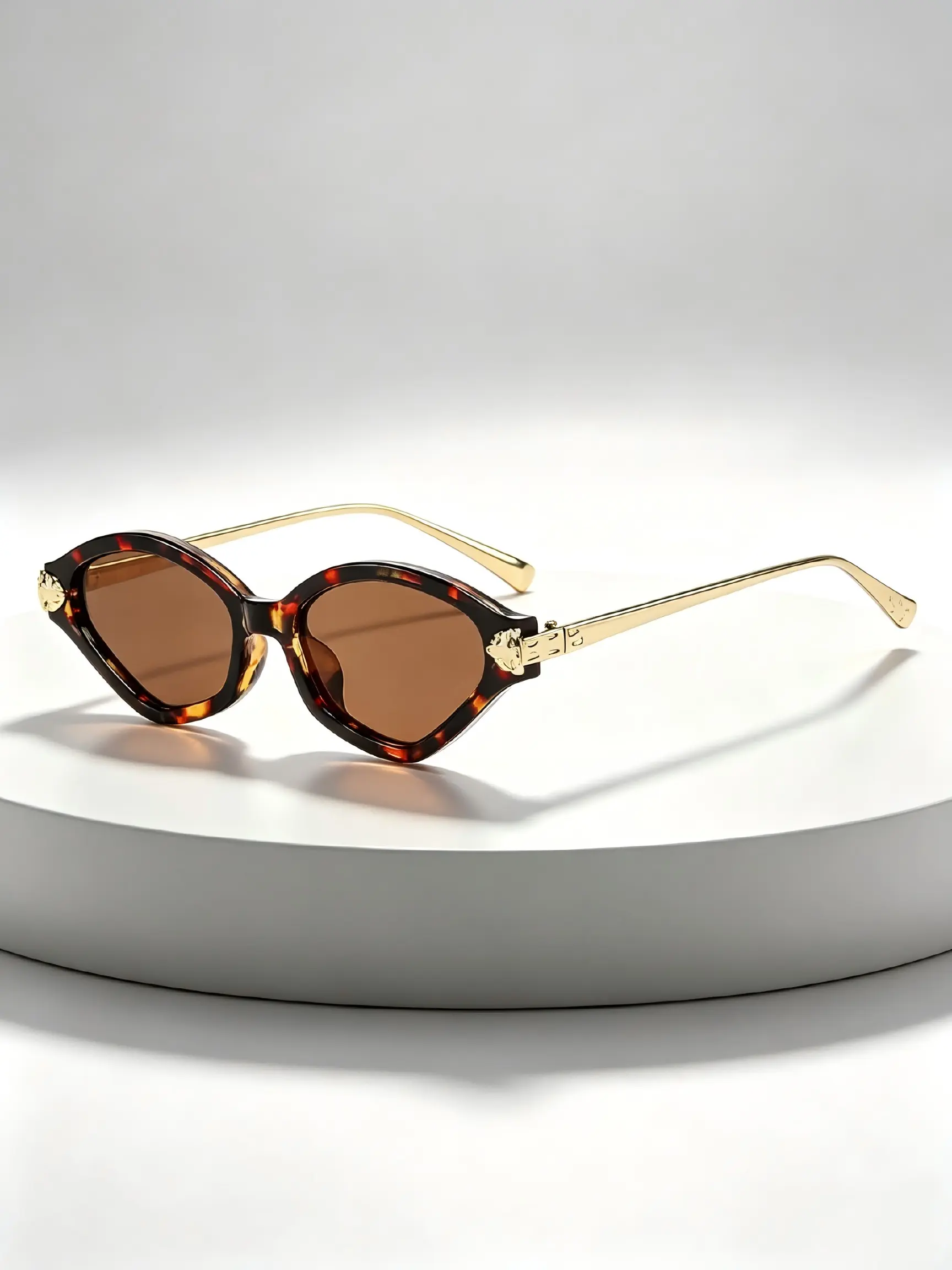 New Polygon Cat Eye Retro Glasses, High-End Versatile Small Frame, European and American Luxury Style, Fashionable Decorative Eyewear