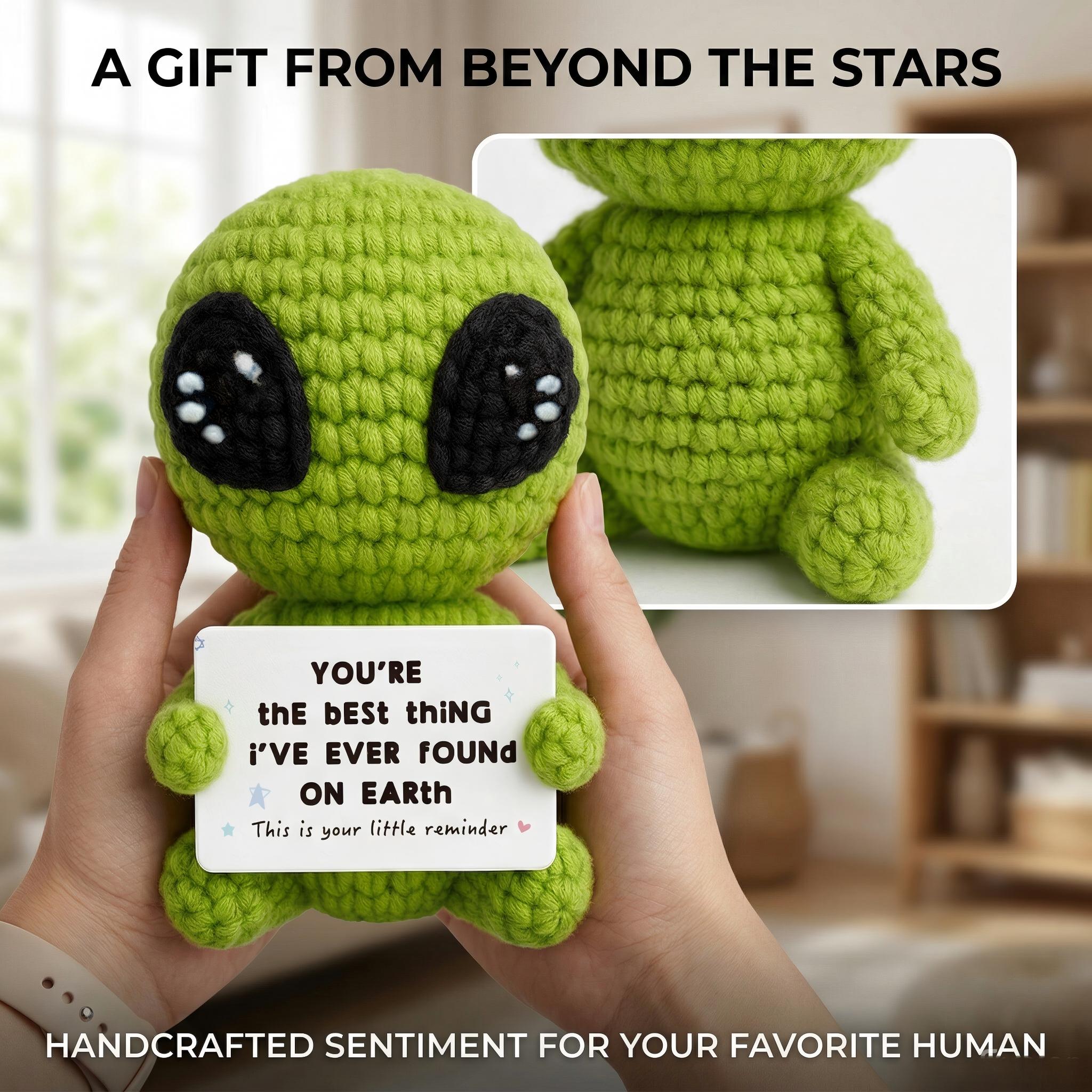 Cute Handmade Mini Knitted Alien Plush Emotional Support Stuffed Toy, Soft Stress Relief Doll for Christmas & Birthday Gifts for Women & Men, Teacher Appreciation Present, Bag Charm Keychain & Desk Decor, Unique Handcrafted Holiday Gift for Him, Her, Frie