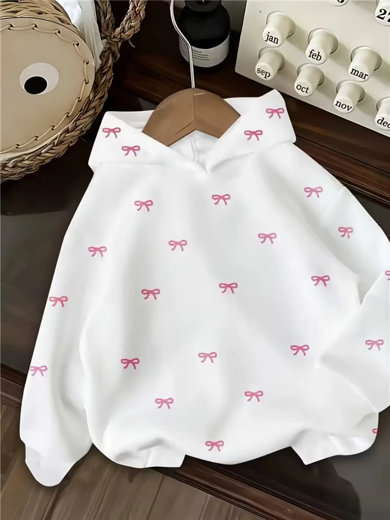 Butterfly Pattern Hoodie, All over Print Round Neck Sweatshirt, Casual Slim-Fitting Long Sleeve Pullover, 100% Polyester