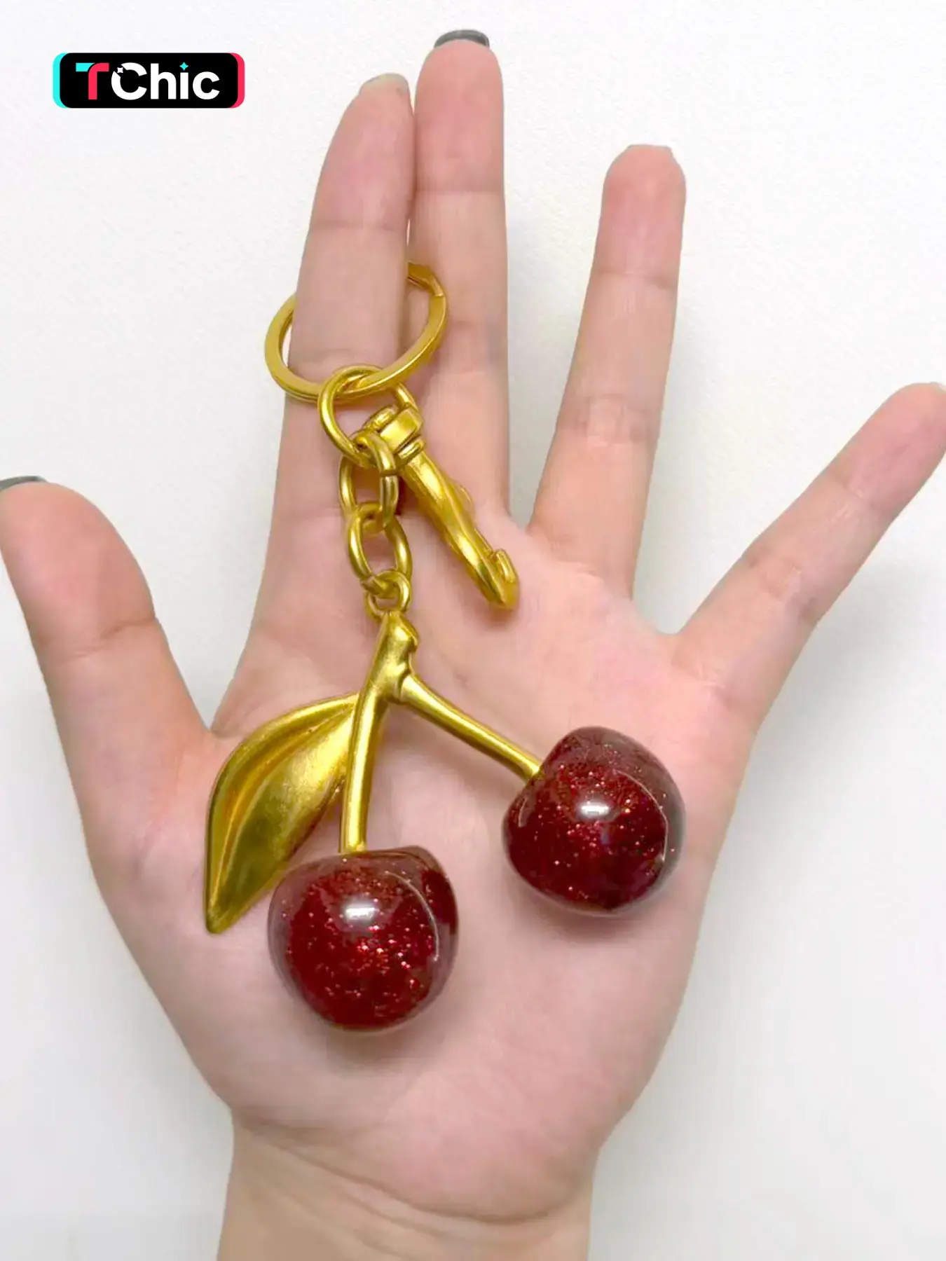 Cherry Keychain Fashion Crystal Resin Carrot Cherry Bag Charm Key Ring High-End Women Elegant Trendy Car Interior Decor